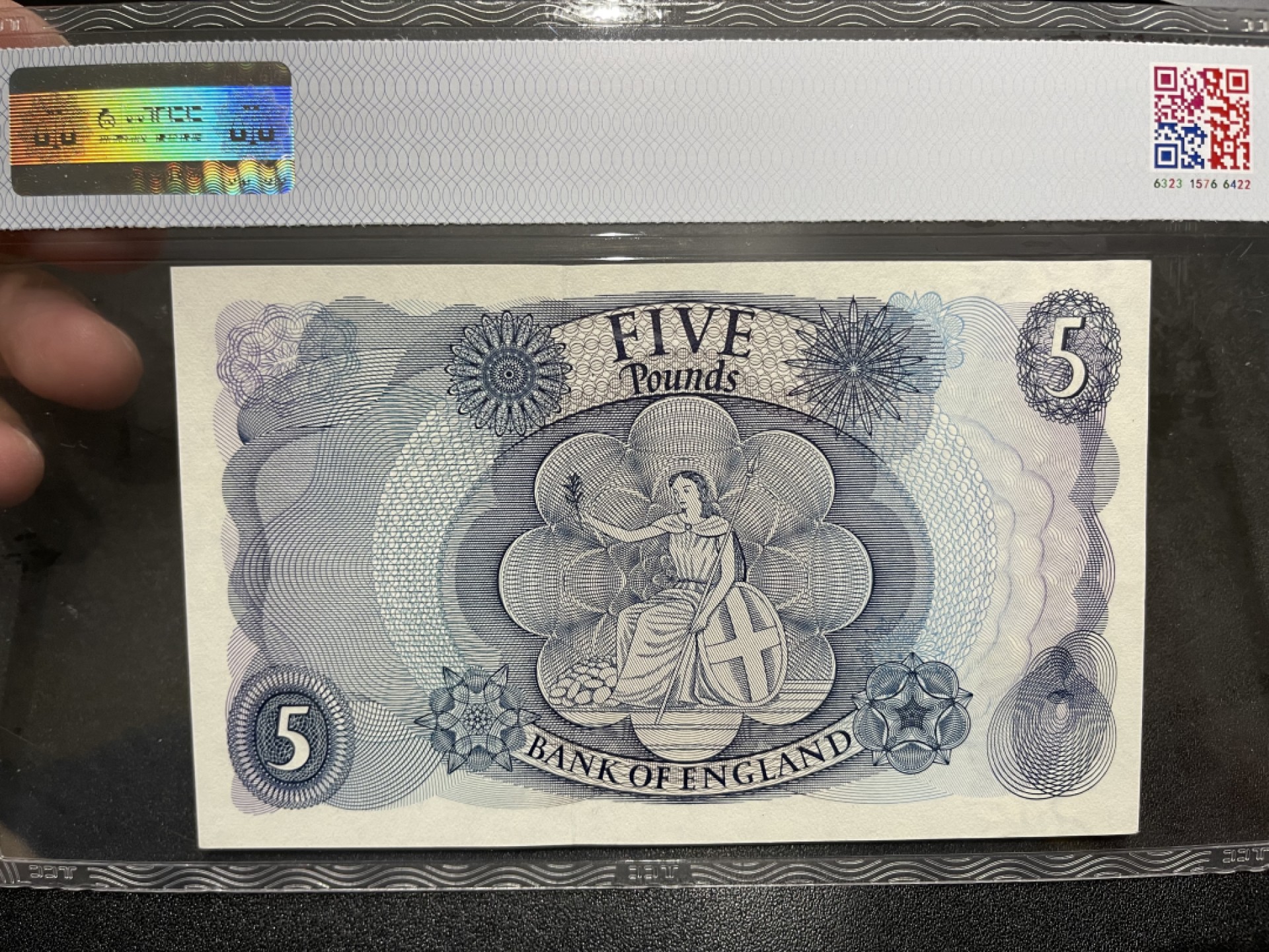 《外钞收藏家》第一百九十八期 1963年英国C序列5镑 TCC评级65 无47尾88