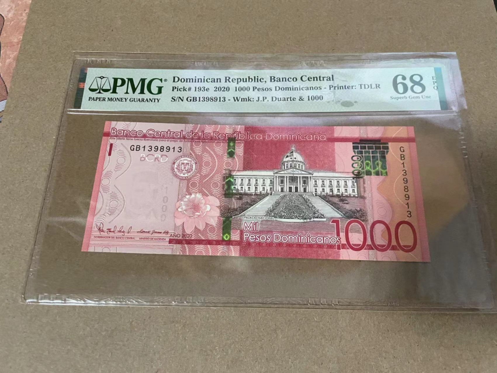 【Blue Auction】✨世界纸币精拍第218期【精】——安彻尔和安娜 【无47】多米尼加 2020年1000比索 PMG68EPQ 高分