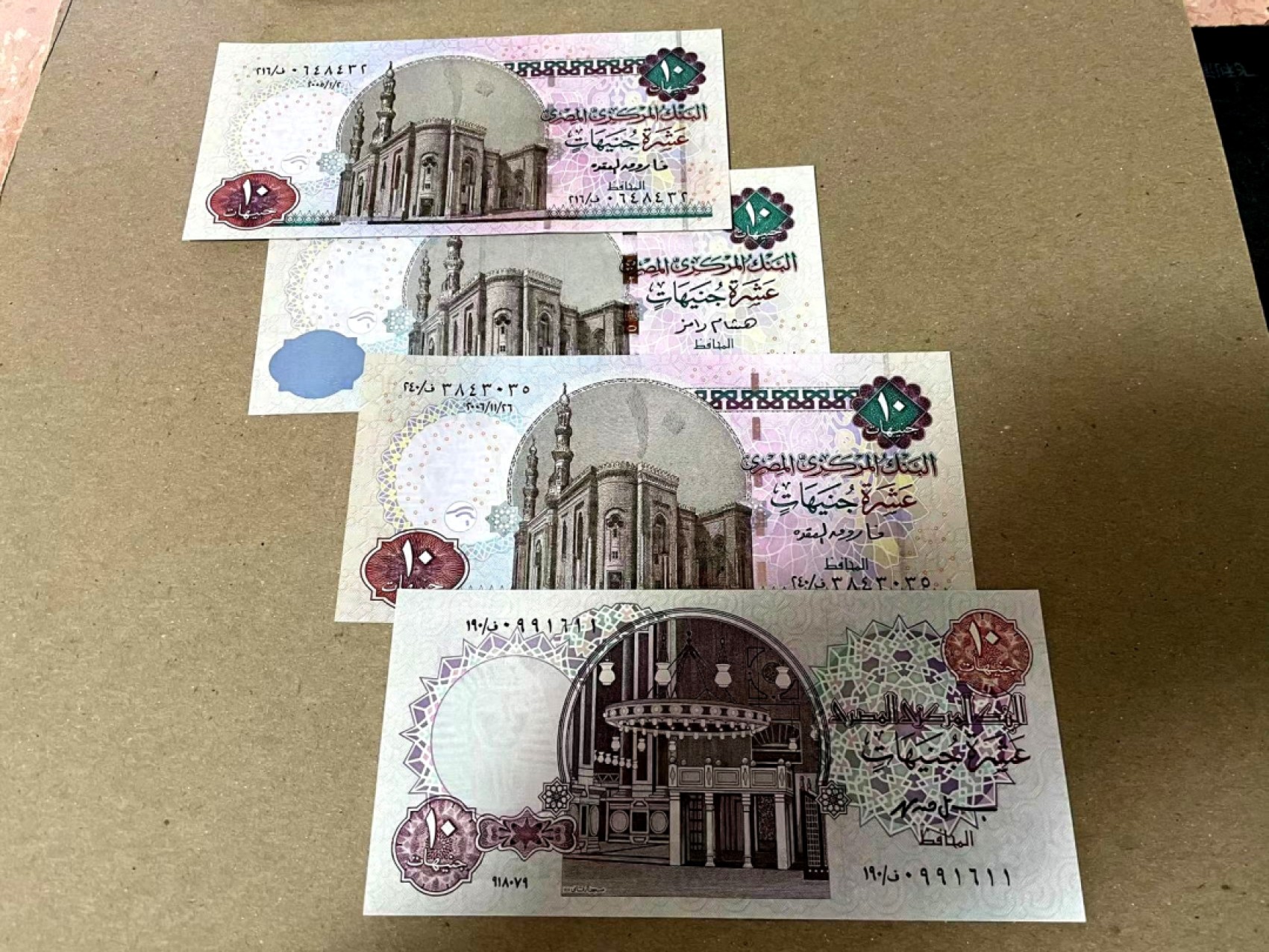 【Blue Auction】✨世界纸币精拍第218期【精】——安彻尔和安娜 【一组4张 不同签名版本】埃及 多年份10镑一组 全新UNC