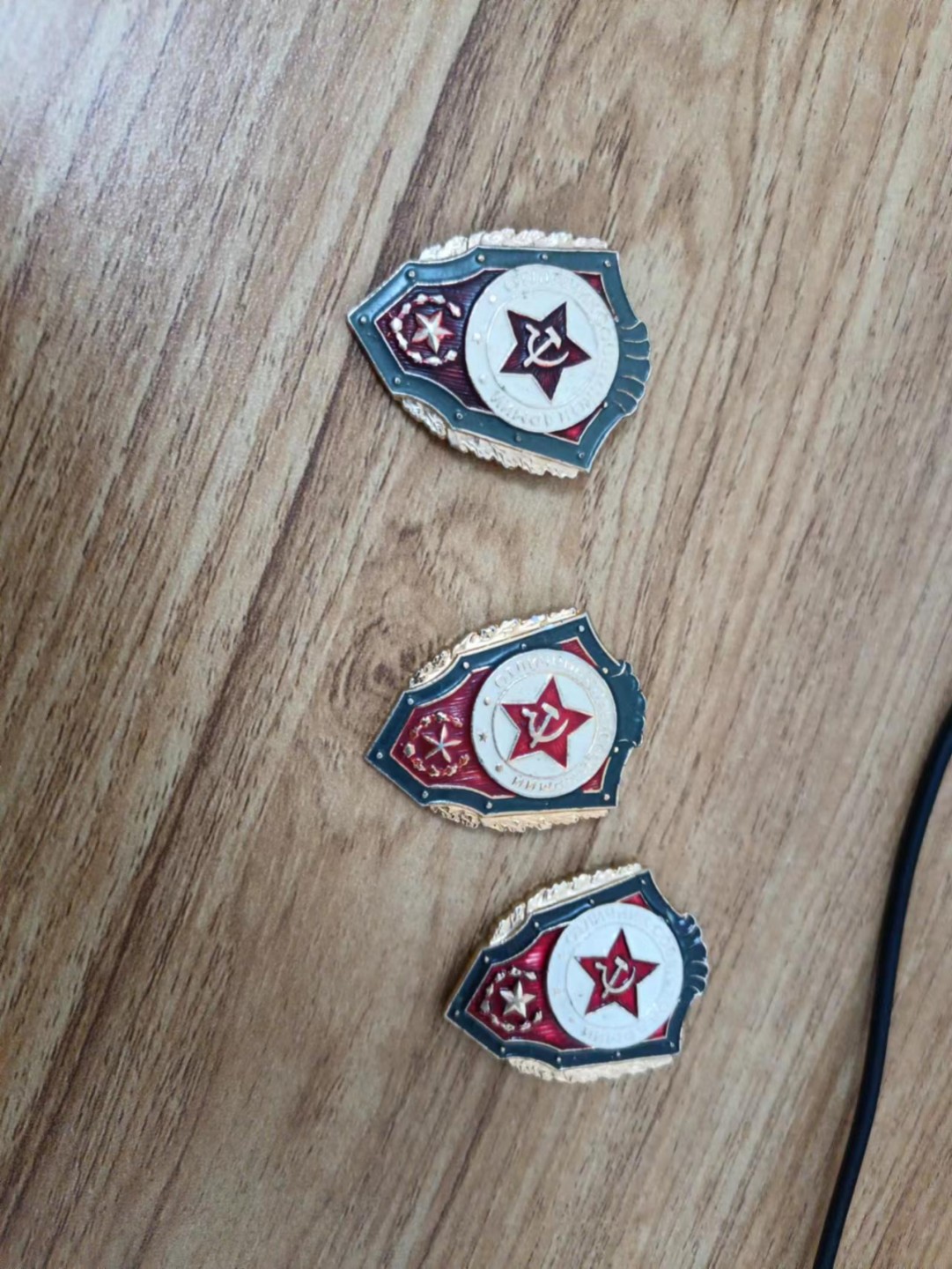 苏联勋章2022年8月拍卖  第五期8月26日-8月29日晚上9点 苏联徽章优秀士兵3枚