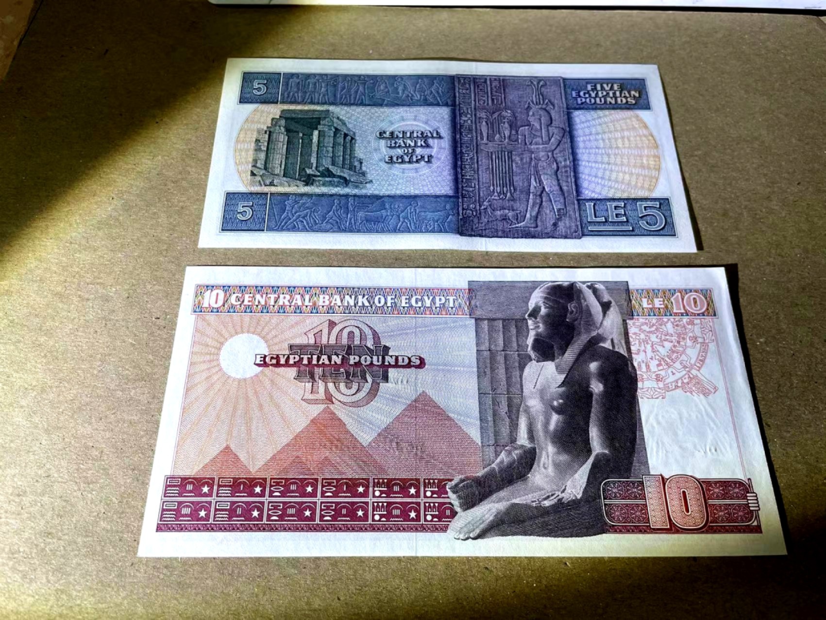 【Blue Auction】✨世界纸币精拍第218期【精】——安彻尔和安娜 【一组2张】埃及 早期 大票幅版本 双面雕刻 5-10镑 全新UNC