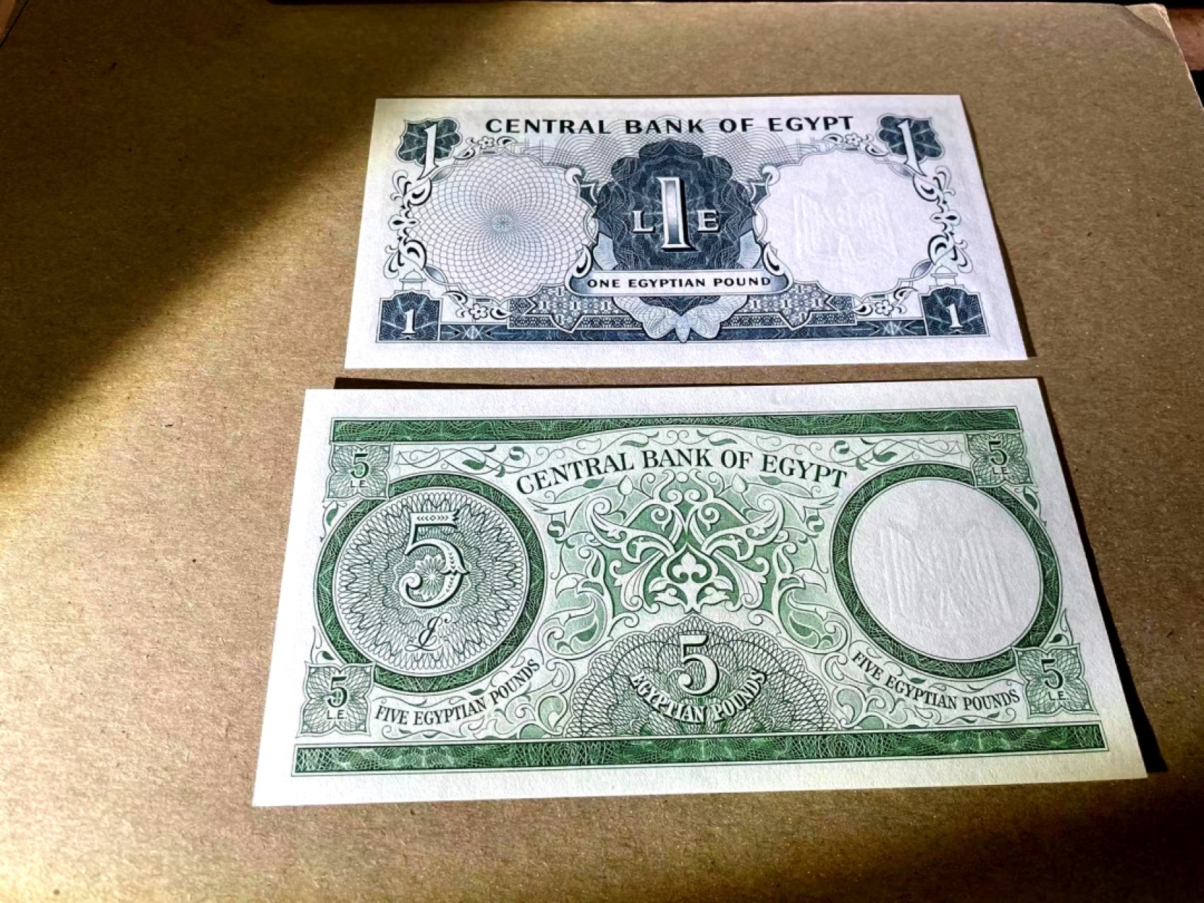 【Blue Auction】✨世界纸币精拍第218期【精】——安彻尔和安娜 【一组2张】埃及 图坦卡蒙版1-5镑 全新UNC 