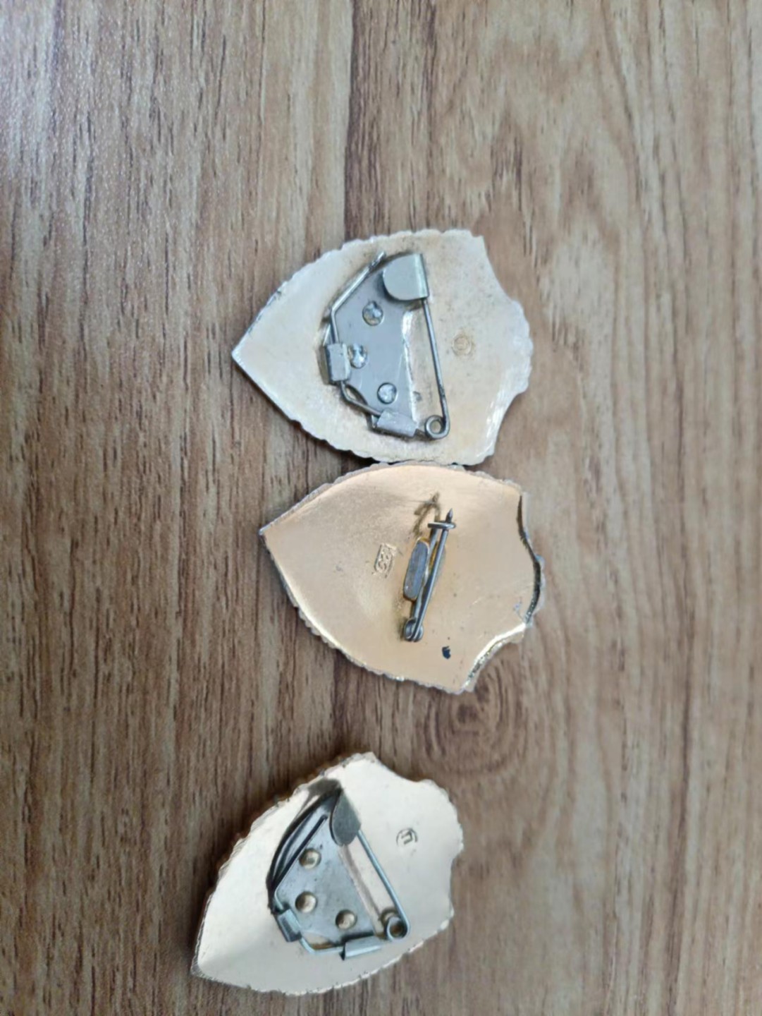 苏联勋章2022年8月拍卖  第五期8月26日-8月29日晚上9点 苏联徽章优秀士兵3枚