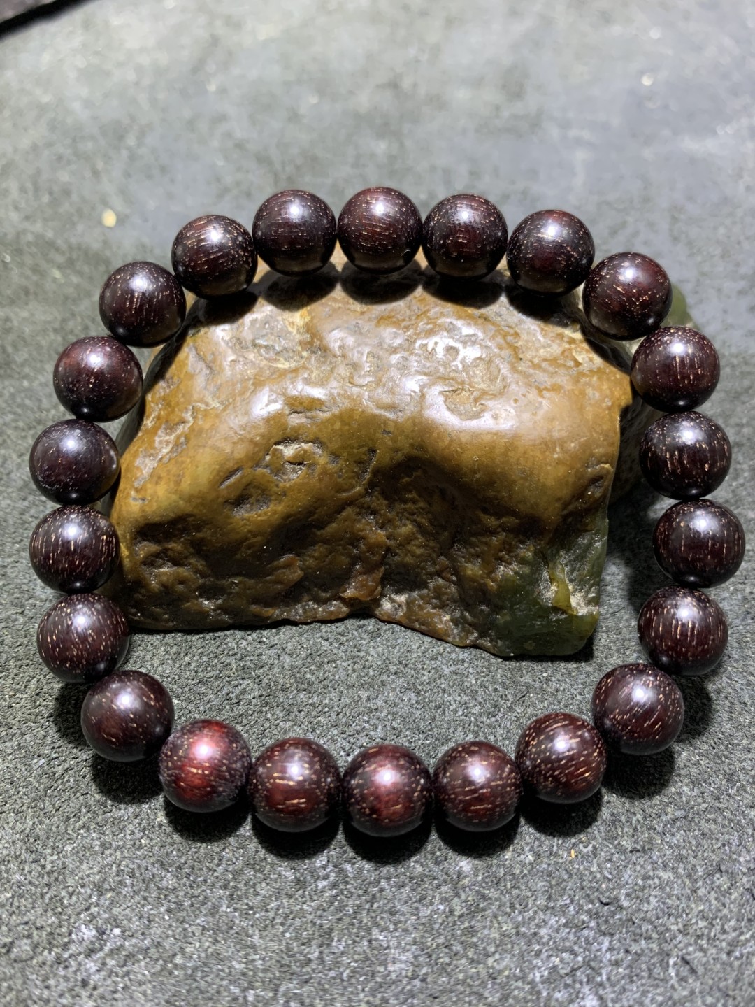 精美金星料小叶紫檀手串一条！