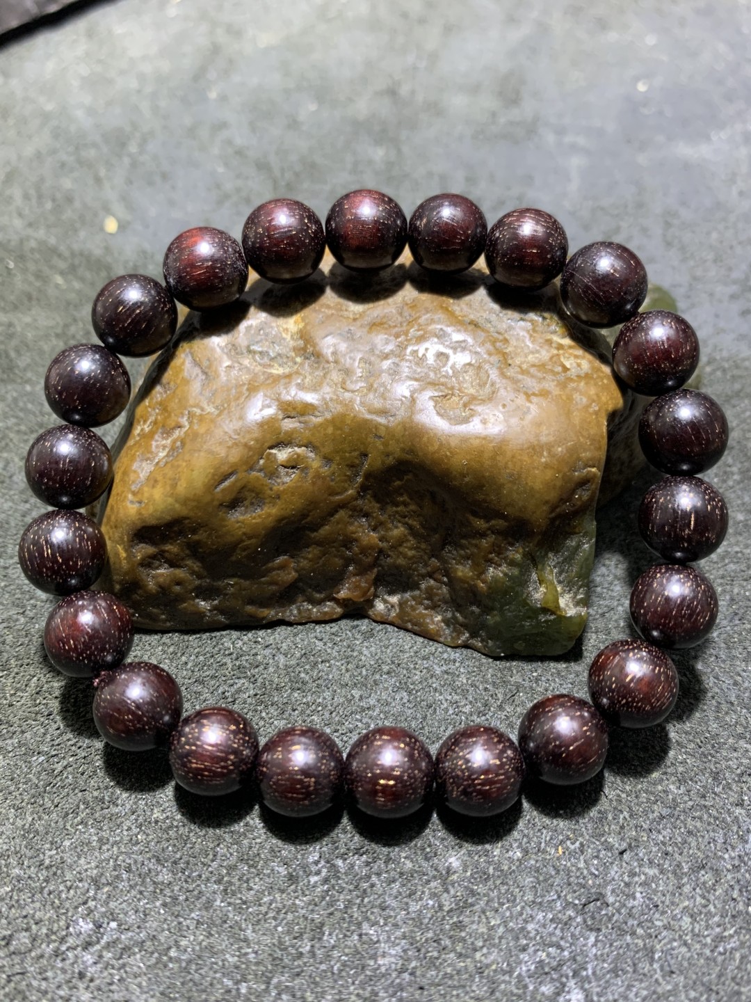 精美金星料小叶紫檀手串一条！