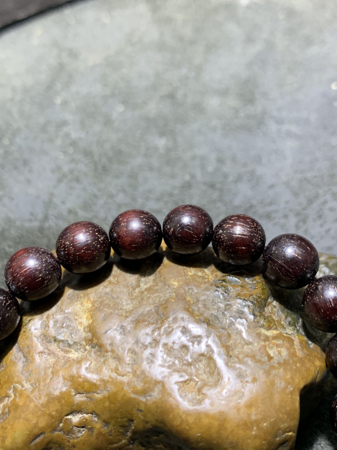 精美金星料小叶紫檀手串一条！