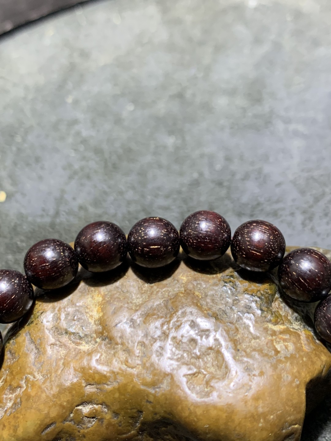 精美金星料小叶紫檀手串一条！