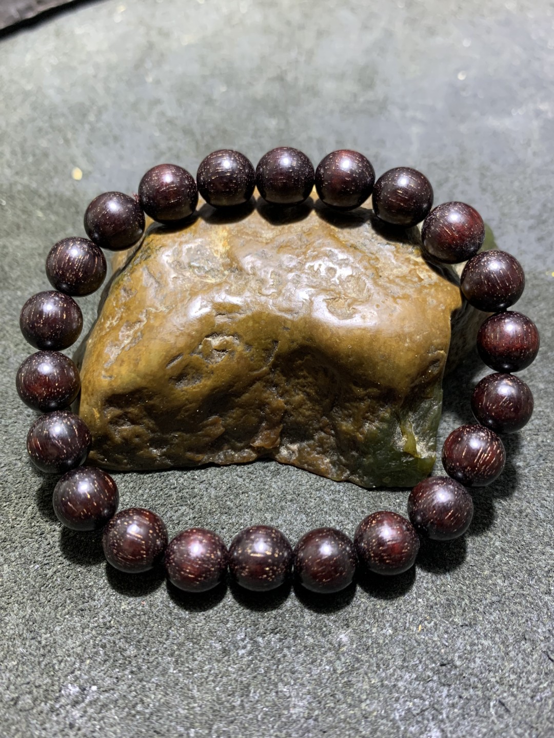 精美金星料小叶紫檀手串一条！