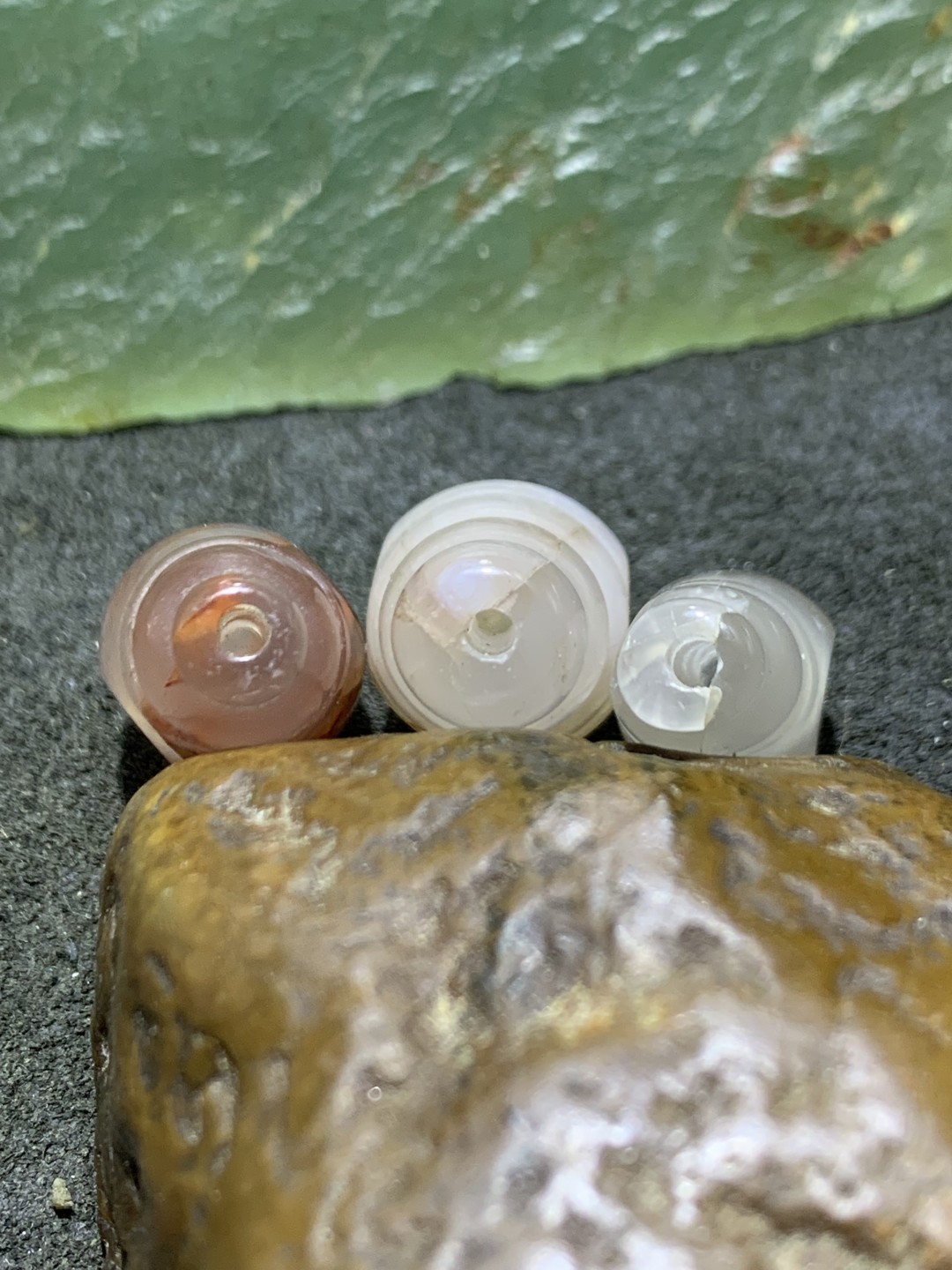 川料南红玛瑙荔枝冻通货一体小佛头三通一组，