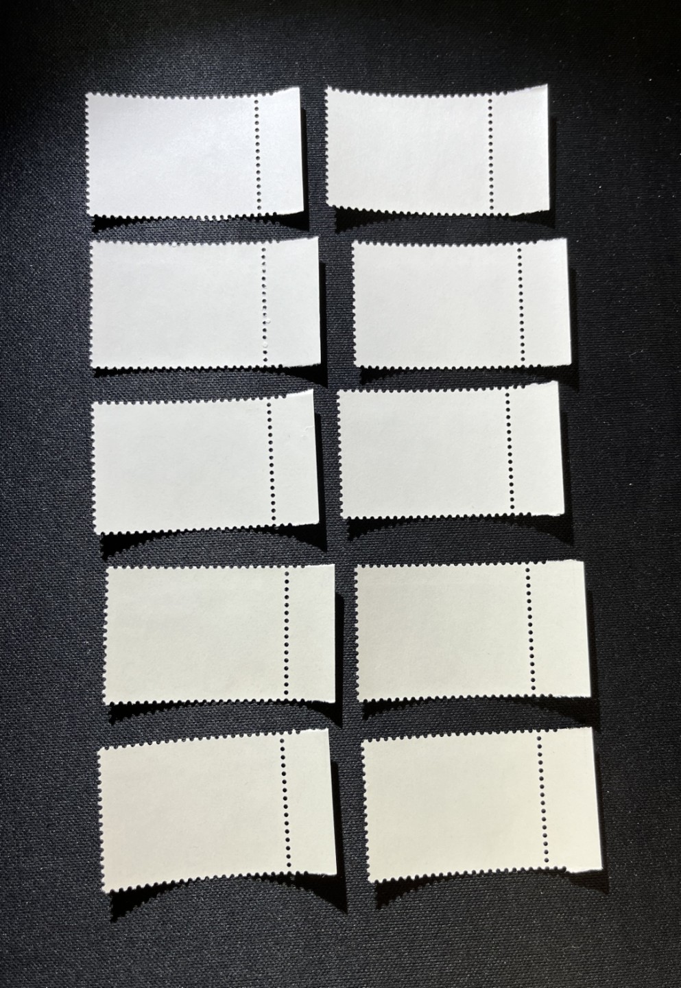 洪涛臻品 精选邮票限时拍卖第十二期 特75妇女新全 右边纸色标，色线一组。  版撕品质，背胶白润，光线效果不理想，票无任何发黄，整版拿来成本每套400左右，放漏几套活跃气氛，注意捡漏，随时售缺，精品小票，被低估的品种，价值洼地，全品可评级！