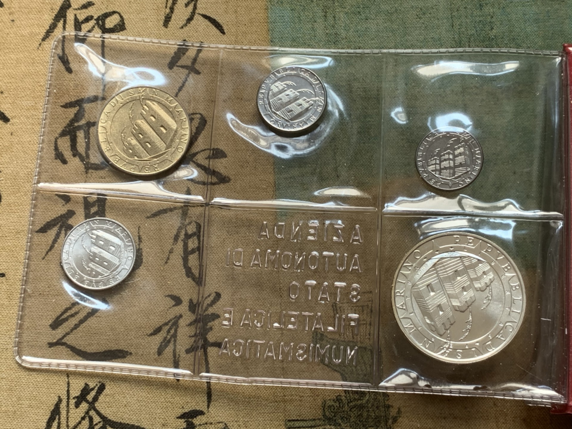 《竞宝斋》第91场-本周日，周一2场连拍（全场不限金额包邮） 圣马力诺1992年 哥伦布大航海系列 十枚套 其中最大枚1000里拉是银币