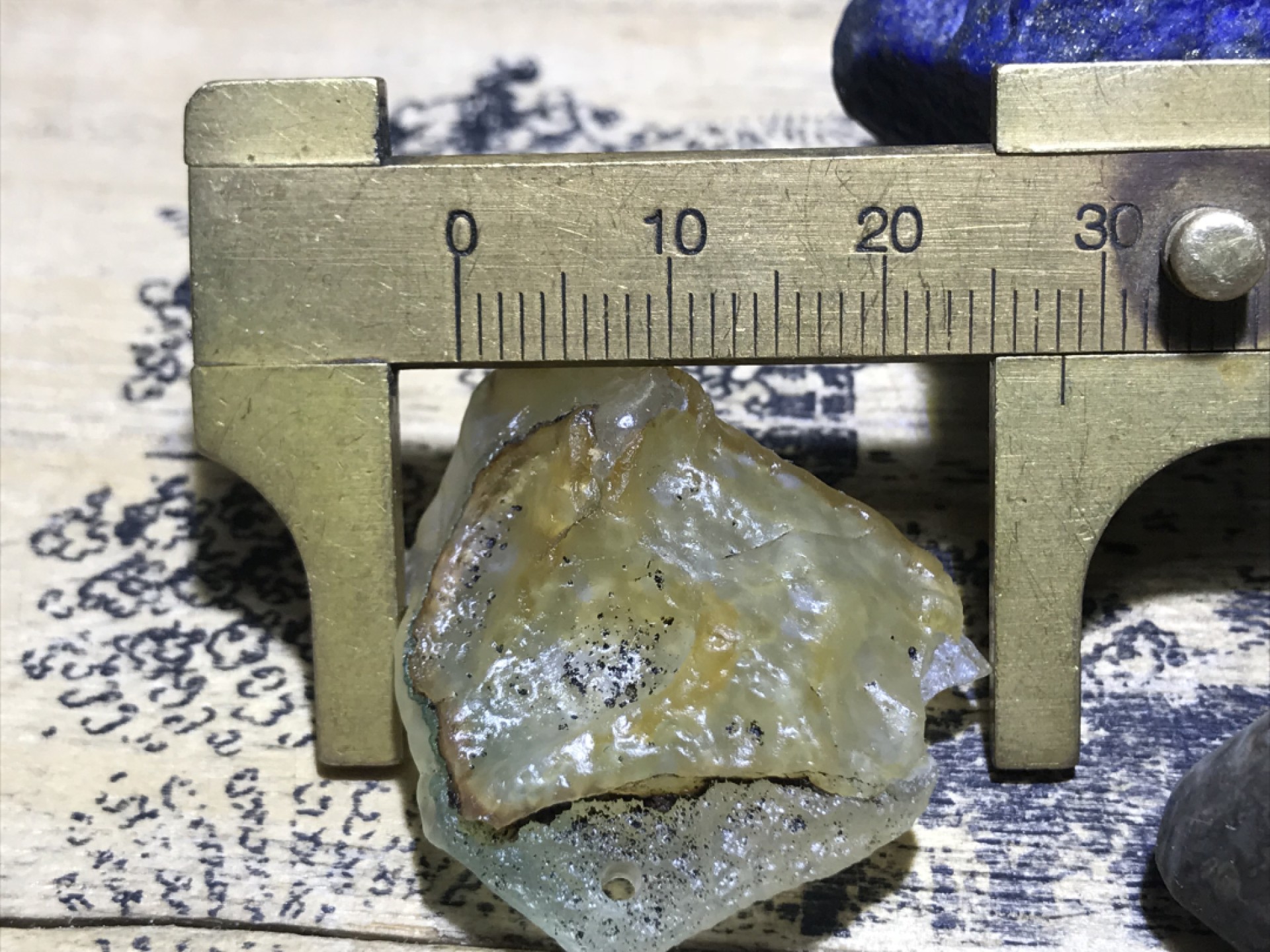 天然戈壁阿拉善玛瑙原石吊坠一颗！