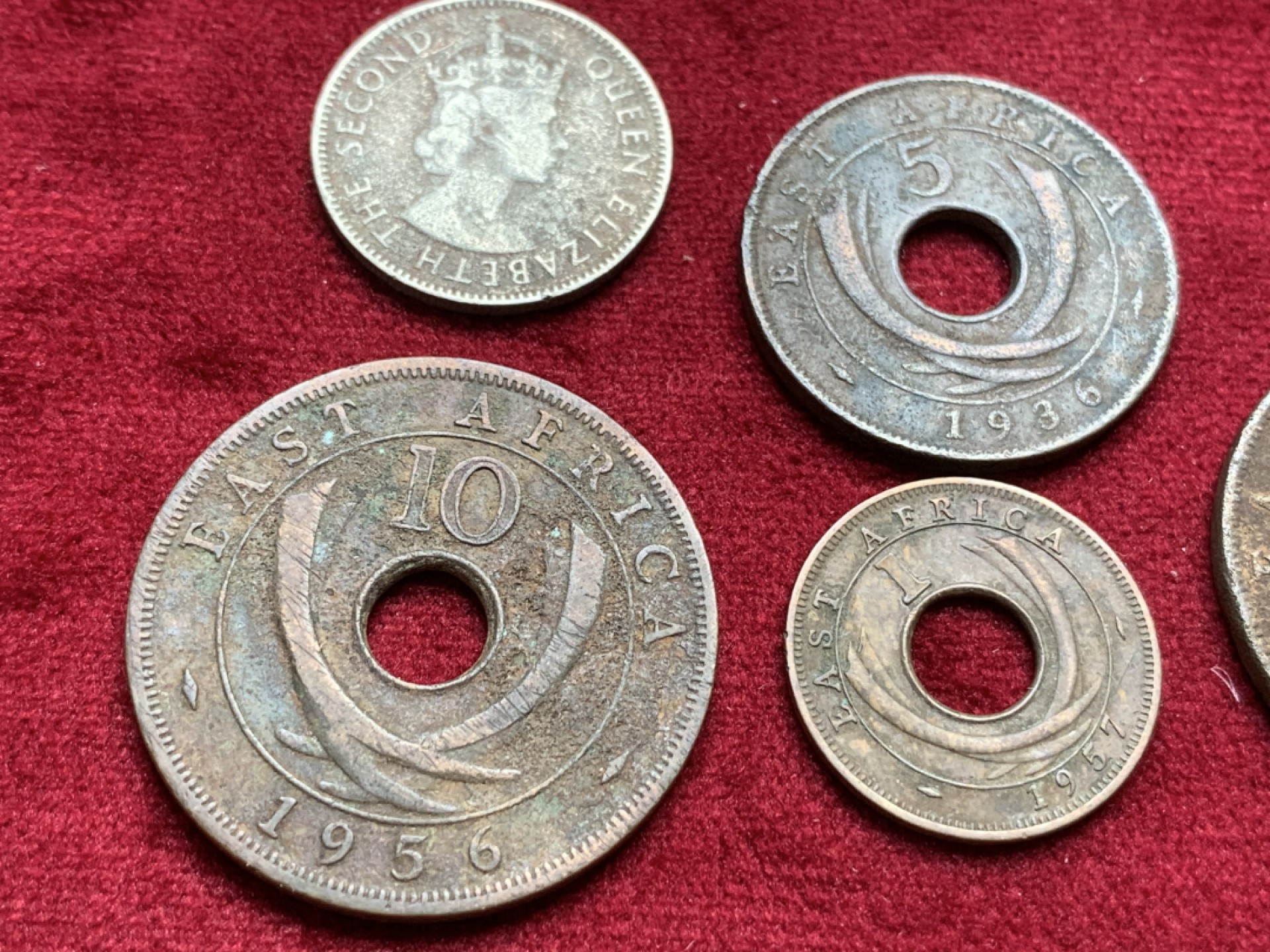 《竞宝斋》第91场-本周日，周一2场连拍（全场不限金额包邮） 5枚一起  英属 东非 爱七2枚，伊丽莎白3枚 