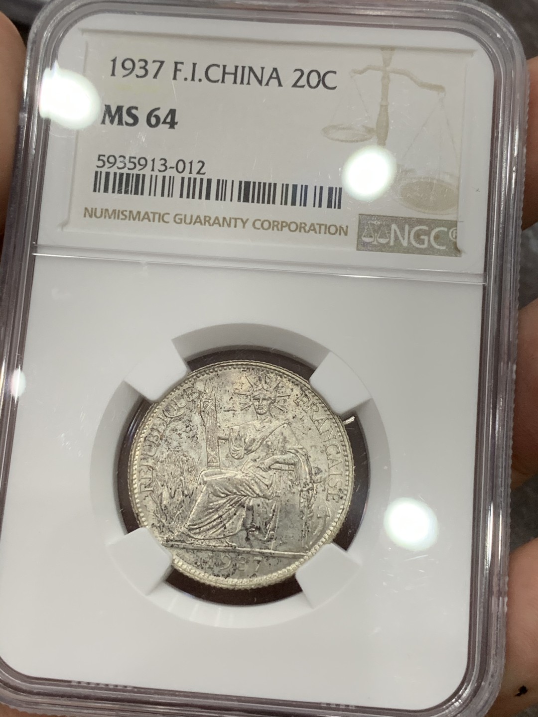 《竞宝斋》第91场-本周日，周一2场连拍（全场不限金额包邮） NGC-MS64 法属印支1937年 20C坐洋，全脸高鼻梁，64难得高分