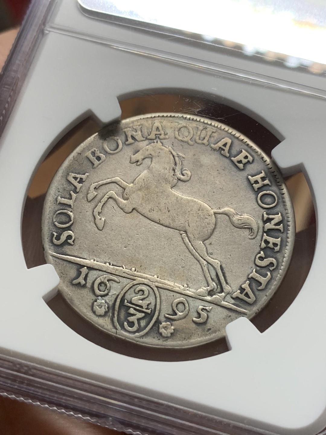 《竞宝斋》第91场-本周日，周一2场连拍（全场不限金额包邮） NGC-VF 德国不伦瑞克 1695年 2/3泰勒大银币 非常稀少的品种 