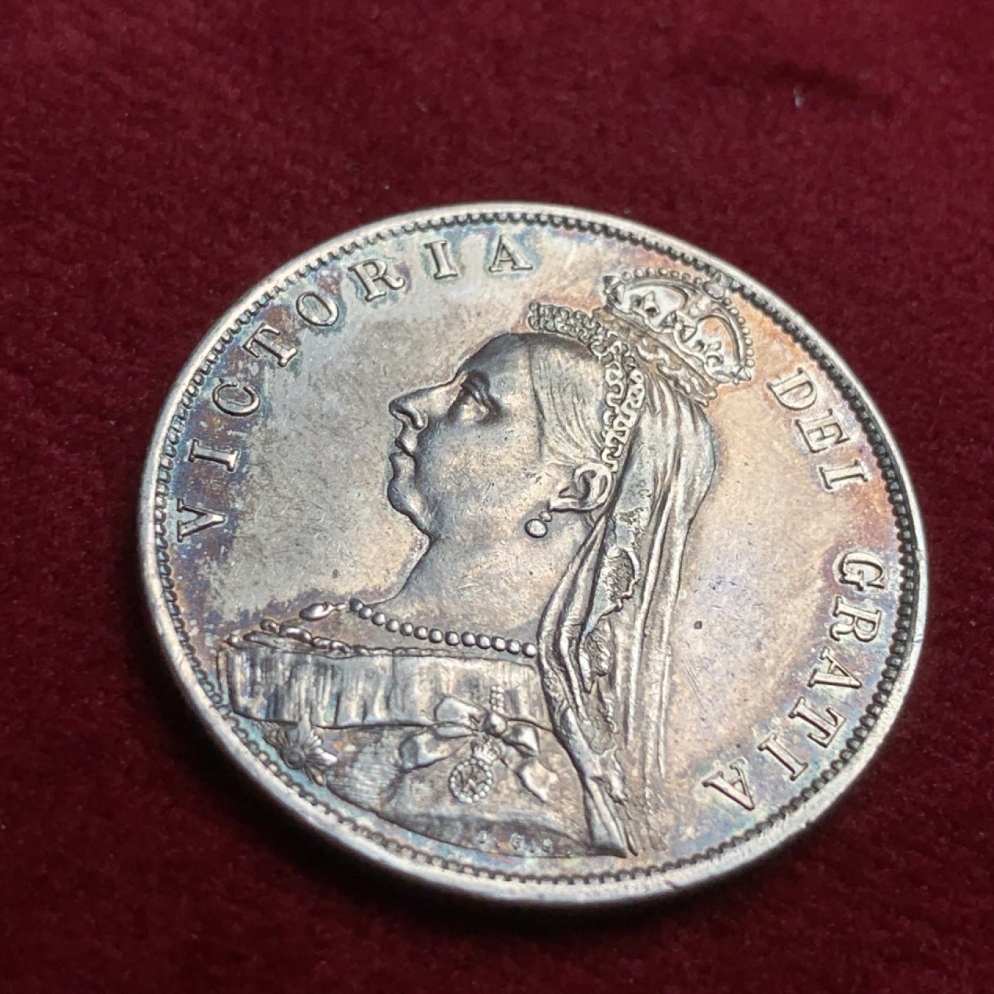 《竞宝斋》第91场-本周日，周一2场连拍（全场不限金额包邮） 英国1887年维多利亚半克朗银币 带光好品 金色诱人包浆