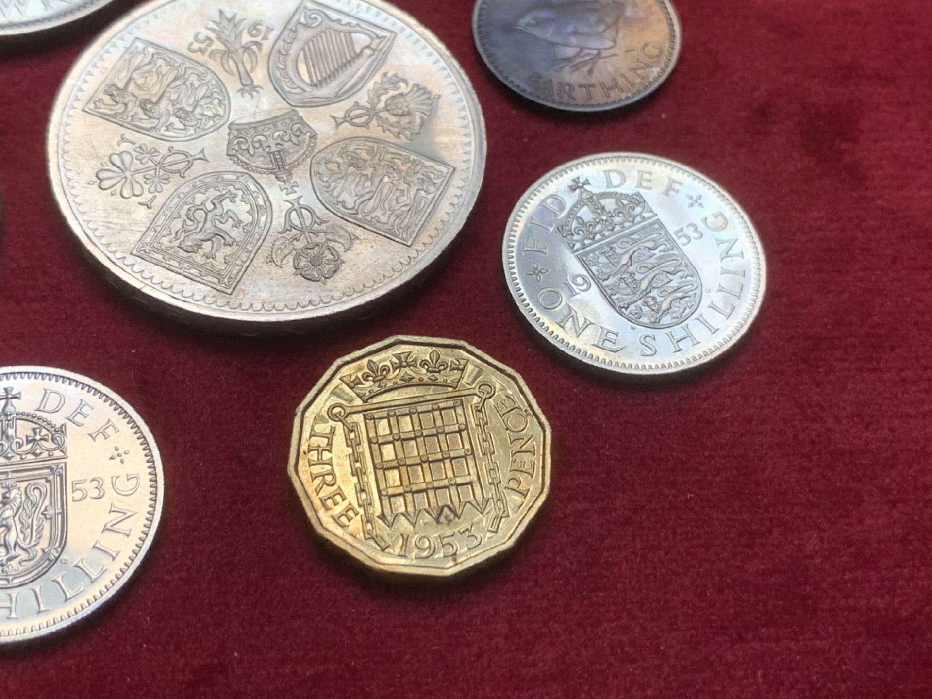 《竞宝斋》第91场-本周日，周一2场连拍（全场不限金额包邮） 英国 1953 伊丽莎白二世登基 精制套装 好品 缺失1便士铜币和6便士