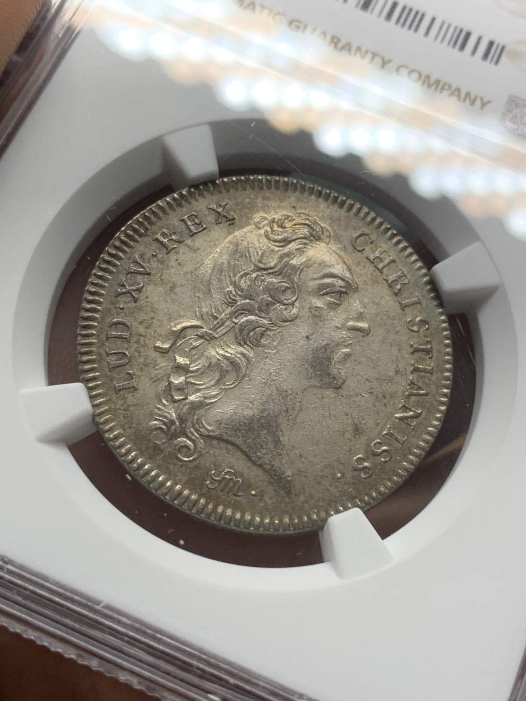 《竞宝斋》第91场-本周日，周一2场连拍（全场不限金额包邮） NGC-AU58 法国十八世纪 路易十五 皇家文学学院JETON 代用银币 五彩包浆 非常漂亮