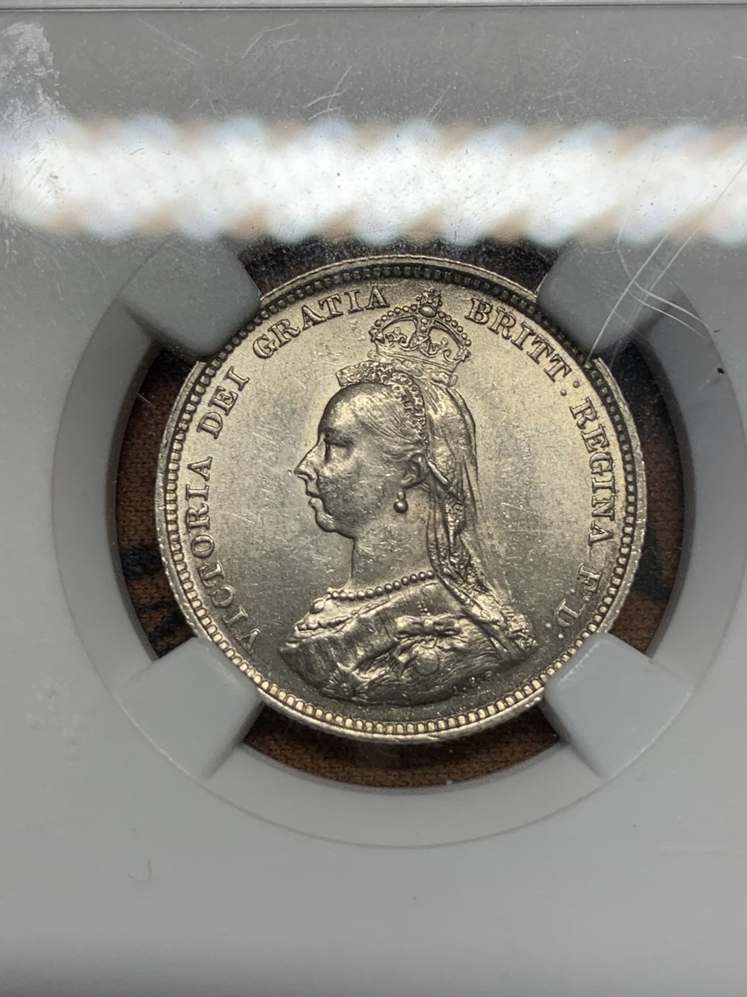 《竞宝斋》第91场-本周日，周一2场连拍（全场不限金额包邮） NGC MS63+ 英国 1887年维多利亚高冠1先令