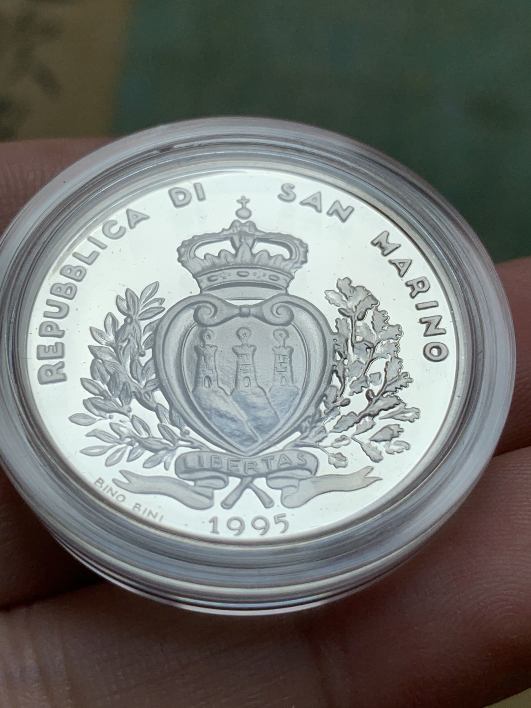 《竞宝斋》第91场-本周日，周一2场连拍（全场不限金额包邮） 原盒证书 圣马力诺1995年 奥运1000里拉 精制大银币 14.6克 835银