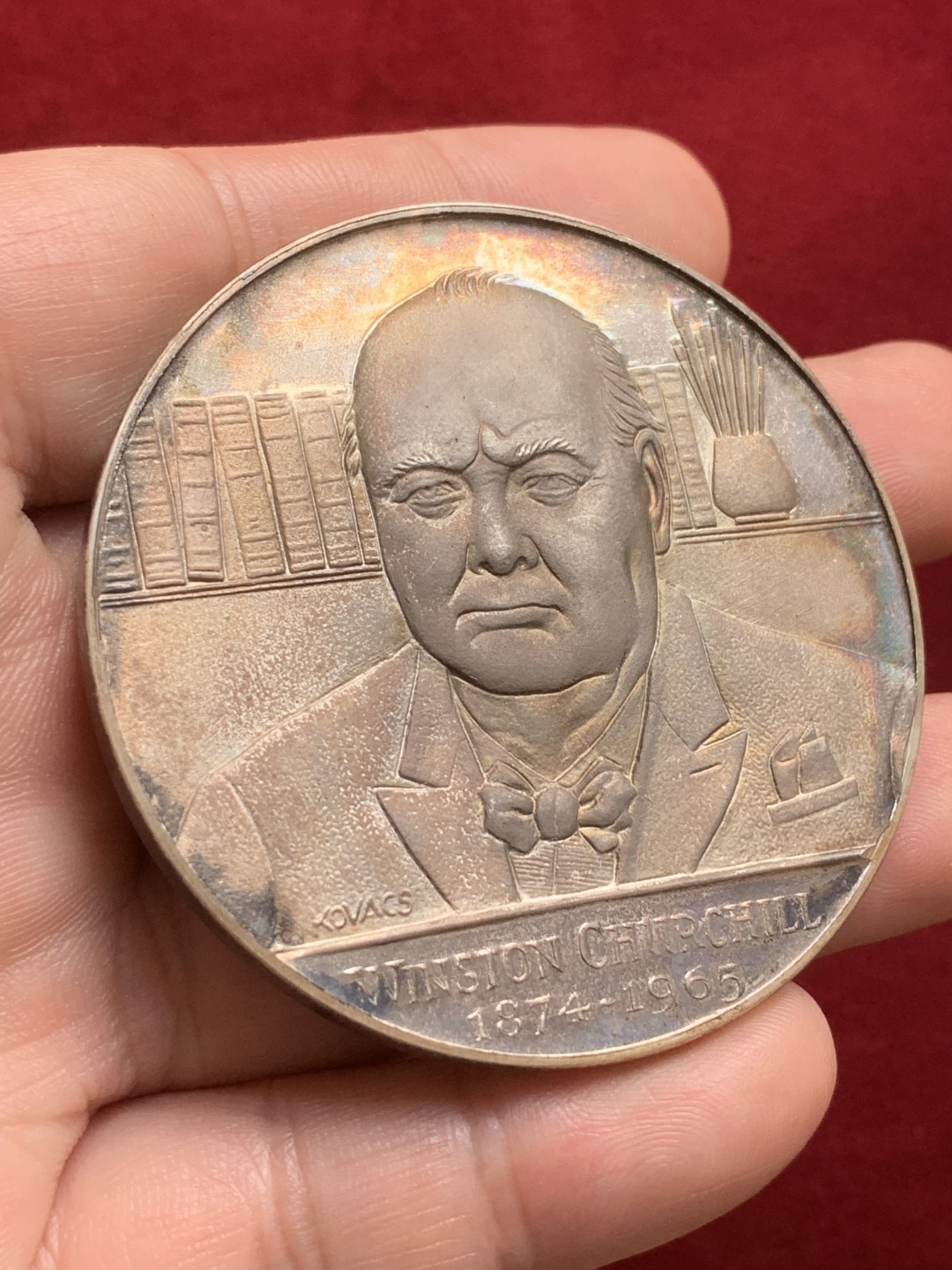 《竞宝斋》第91场-本周日，周一2场连拍（全场不限金额包邮） 原盒英国1965年丘吉尔诞辰纪念大银币五彩BU大型版本82.5克58MM银标高浮雕
