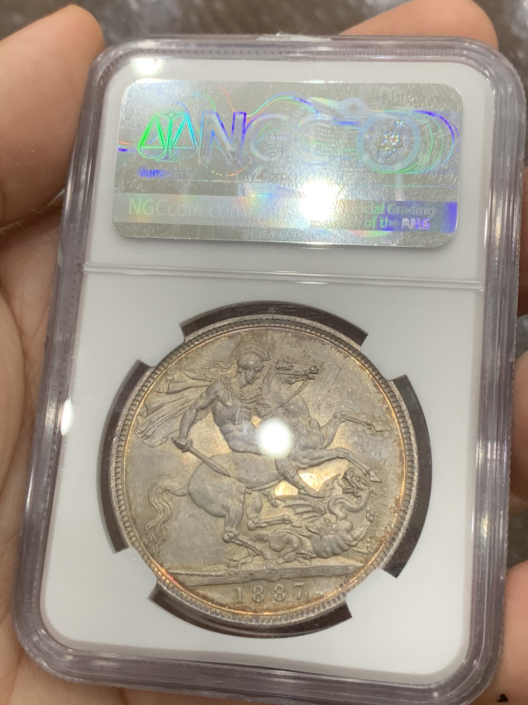 《竞宝斋》第91场-本周日，周一2场连拍（全场不限金额包邮） NGC MS63 英国 1887年维多利亚高冠马剑 原味好彩 底光一流