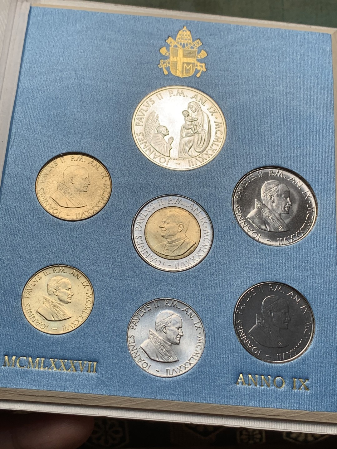 《竞宝斋》第91场-本周日，周一2场连拍（全场不限金额包邮） 卡装 梵蒂冈1987年  教皇6枚纪念币 套装 最大那枚是银币