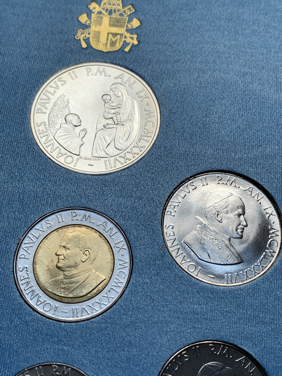 《竞宝斋》第91场-本周日，周一2场连拍（全场不限金额包邮） 卡装 梵蒂冈1987年  教皇6枚纪念币 套装 最大那枚是银币