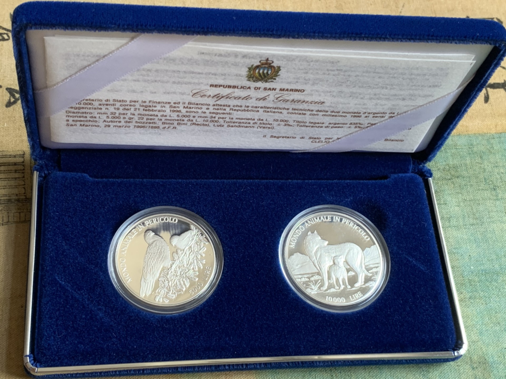 《竞宝斋》第91场-本周日，周一2场连拍（全场不限金额包邮） 原盒证书 圣马力诺1996年 濒危动物系列 5000/10000里拉精致大银币 非常漂亮