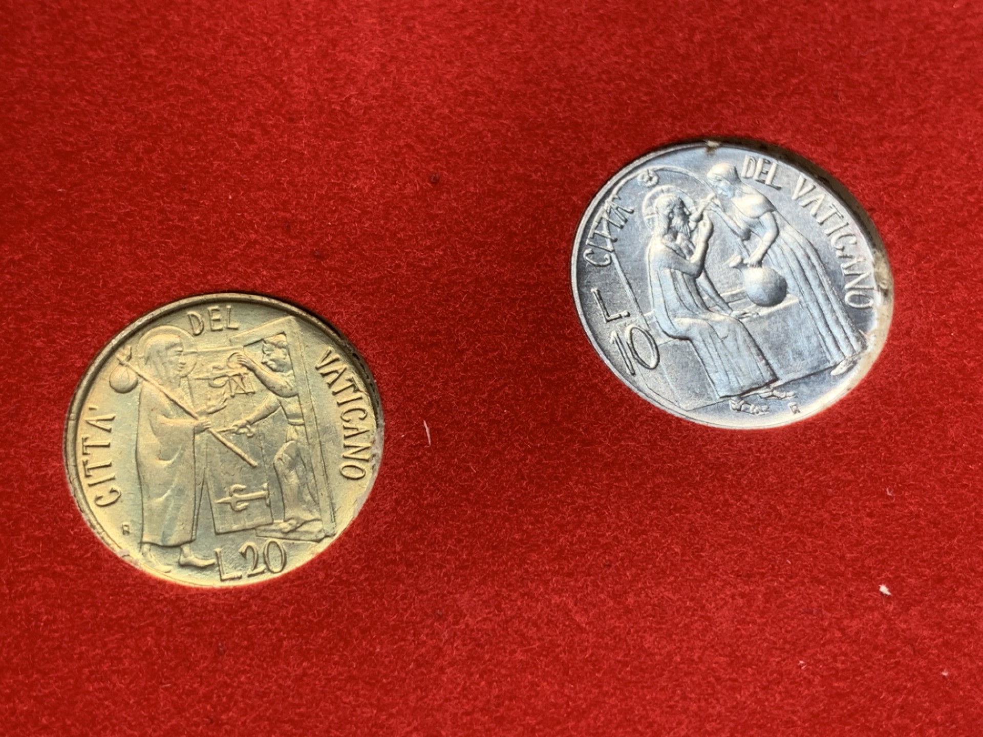 《竞宝斋》第91场-本周日，周一2场连拍（全场不限金额包邮） 卡装 梵蒂冈1981年  教皇6枚纪念币 套装 最大那枚是银币