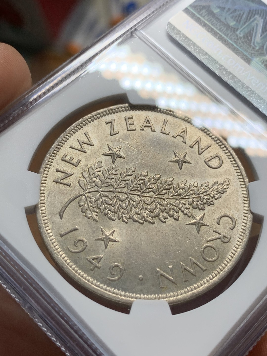 《竞宝斋》第91场-本周日，周一2场连拍（全场不限金额包邮） NGC-MS62 新西兰 1949年 乔六1克朗大银币 原光好品 