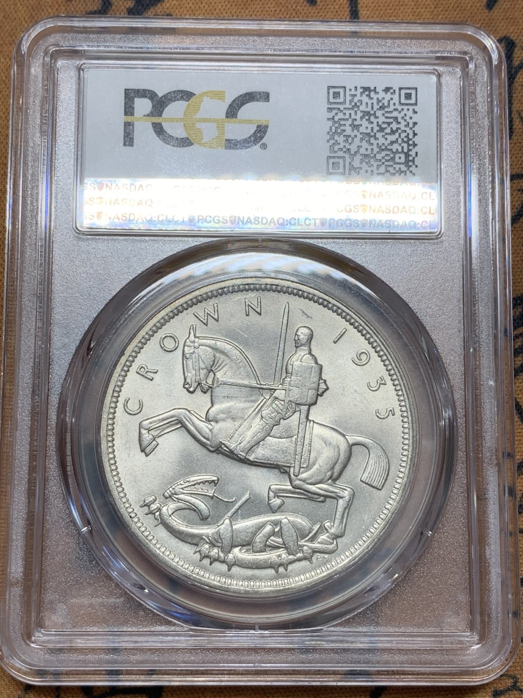 《竞宝斋》第91场-本周日，周一2场连拍（全场不限金额包邮） PCGS-MS64 英国 1935年乔治五世一克朗木马剑银币 转光好品