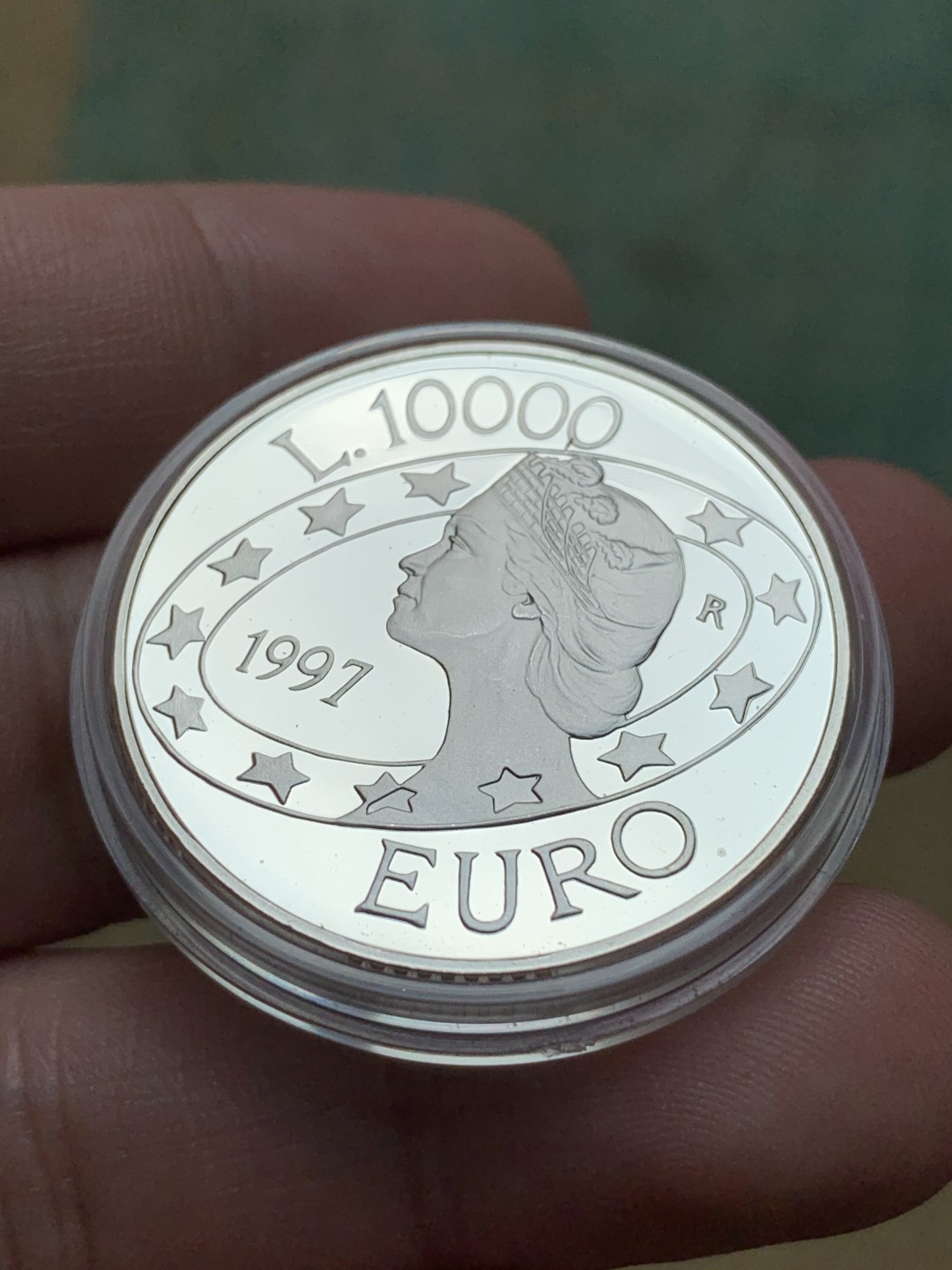 《竞宝斋》第91场-本周日，周一2场连拍（全场不限金额包邮） 原盒证书 圣马力诺 1997年女神头像 10000里拉精制大银币 22克 835银