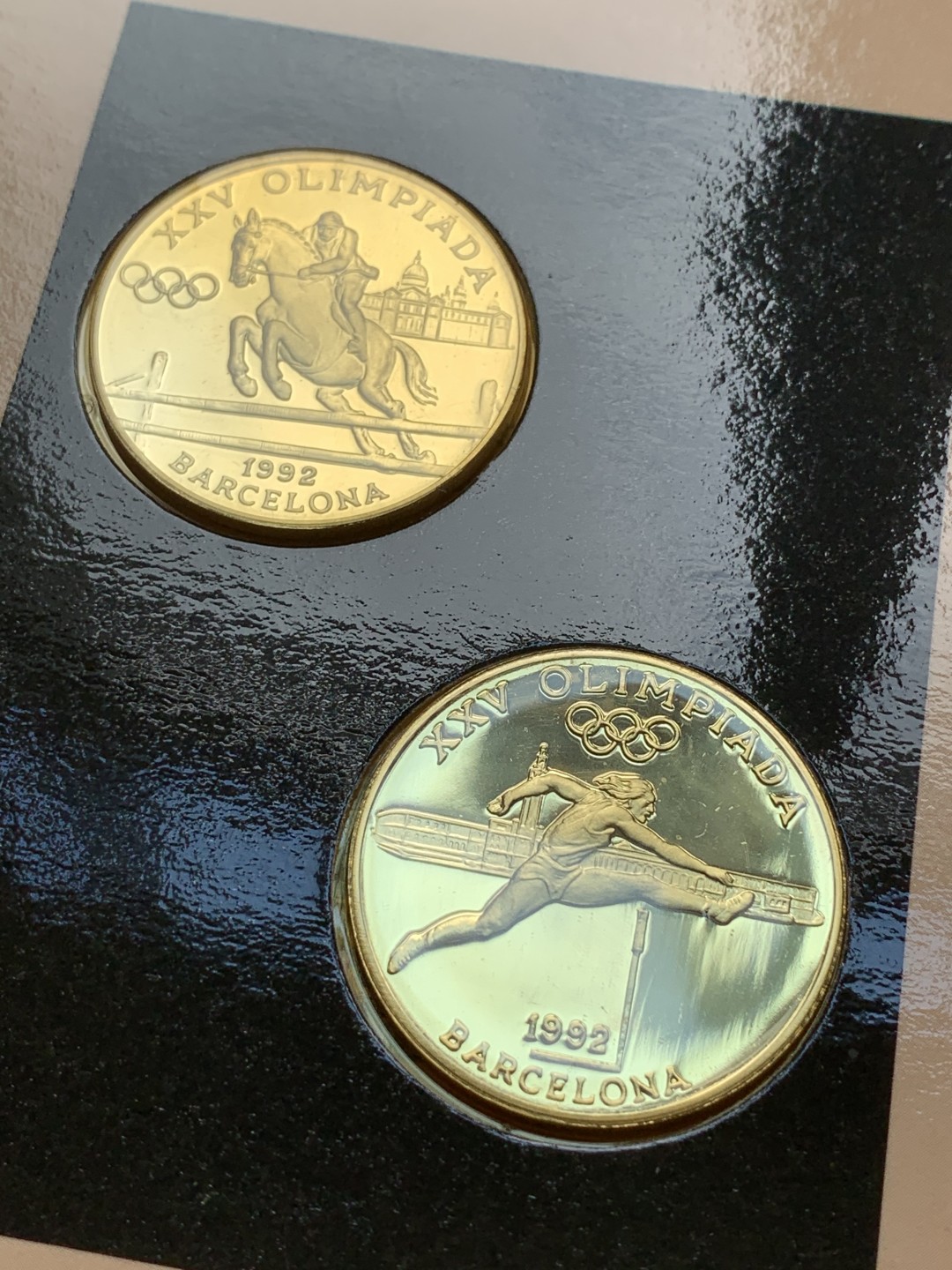 《竞宝斋》第91场-本周日，周一2场连拍（全场不限金额包邮） 卡装 安道尔 1992年 巴塞罗那 奥运 纪念银币 一套含两枚16克重925银银币 共32克银币 带证书
