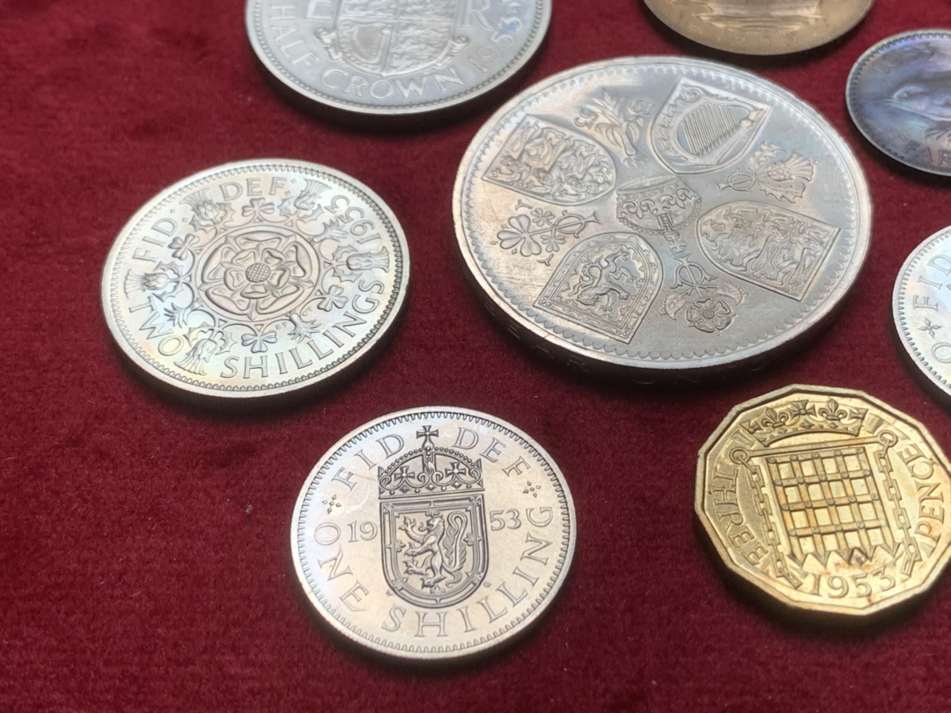 《竞宝斋》第91场-本周日，周一2场连拍（全场不限金额包邮） 英国 1953 伊丽莎白二世登基 精制套装 好品 缺失1便士铜币和6便士