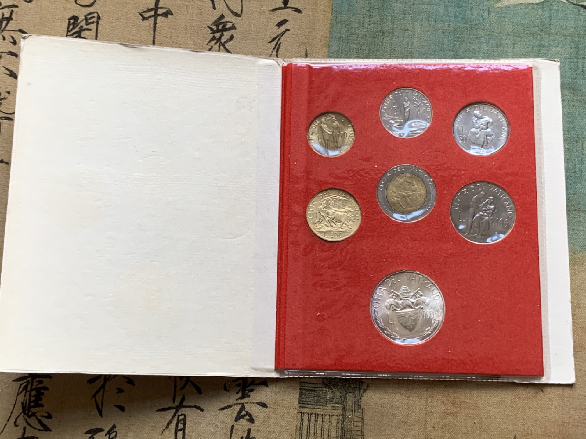 《竞宝斋》第91场-本周日，周一2场连拍（全场不限金额包邮） 卡装 梵蒂冈1982年  教皇6枚纪念币 套装 最大那枚是银币