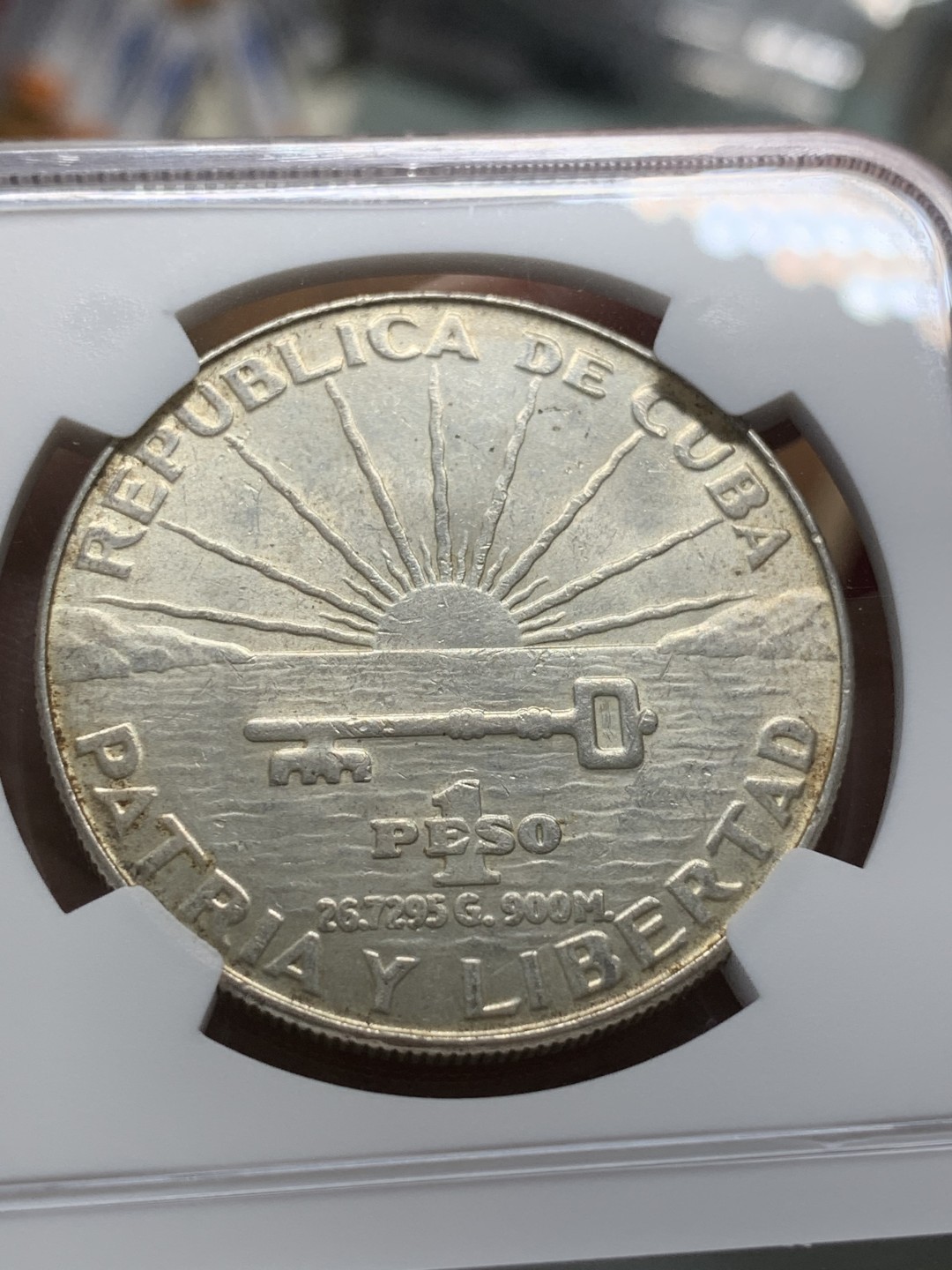 《竞宝斋》第91场-本周日，周一2场连拍（全场不限金额包邮） NGC-MS62 古巴1953年 何塞马丁百年纪念 1比索大银币 这币一般都是满脸麻子 能出分不容易