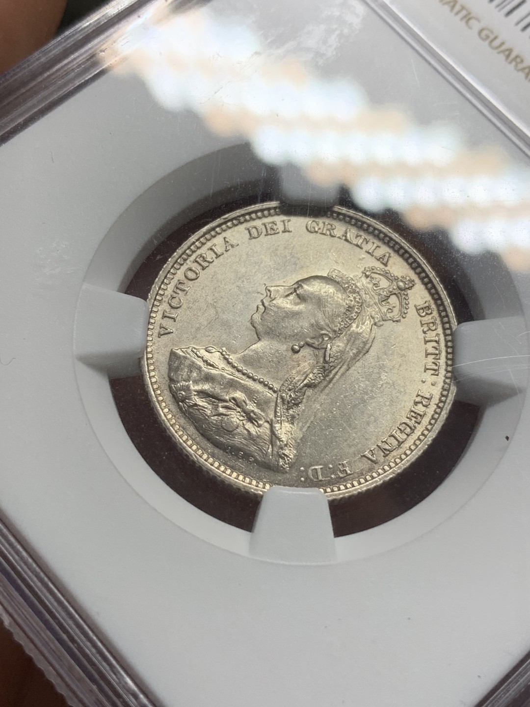 《竞宝斋》第91场-本周日，周一2场连拍（全场不限金额包邮） NGC MS63+ 英国 1887年维多利亚高冠1先令