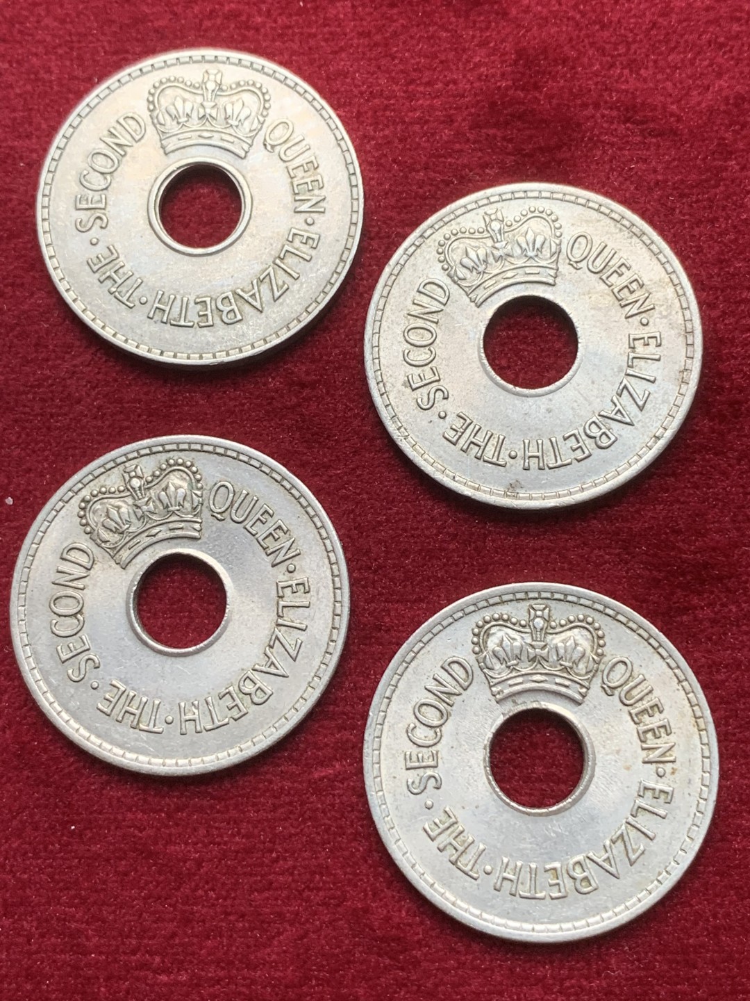 《竞宝斋》第91场-本周日，周一2场连拍（全场不限金额包邮） TQG评级MS66+UNC 5枚合拍 斐济 1便士 中孔流通币 各个年份都有 品相很棒 