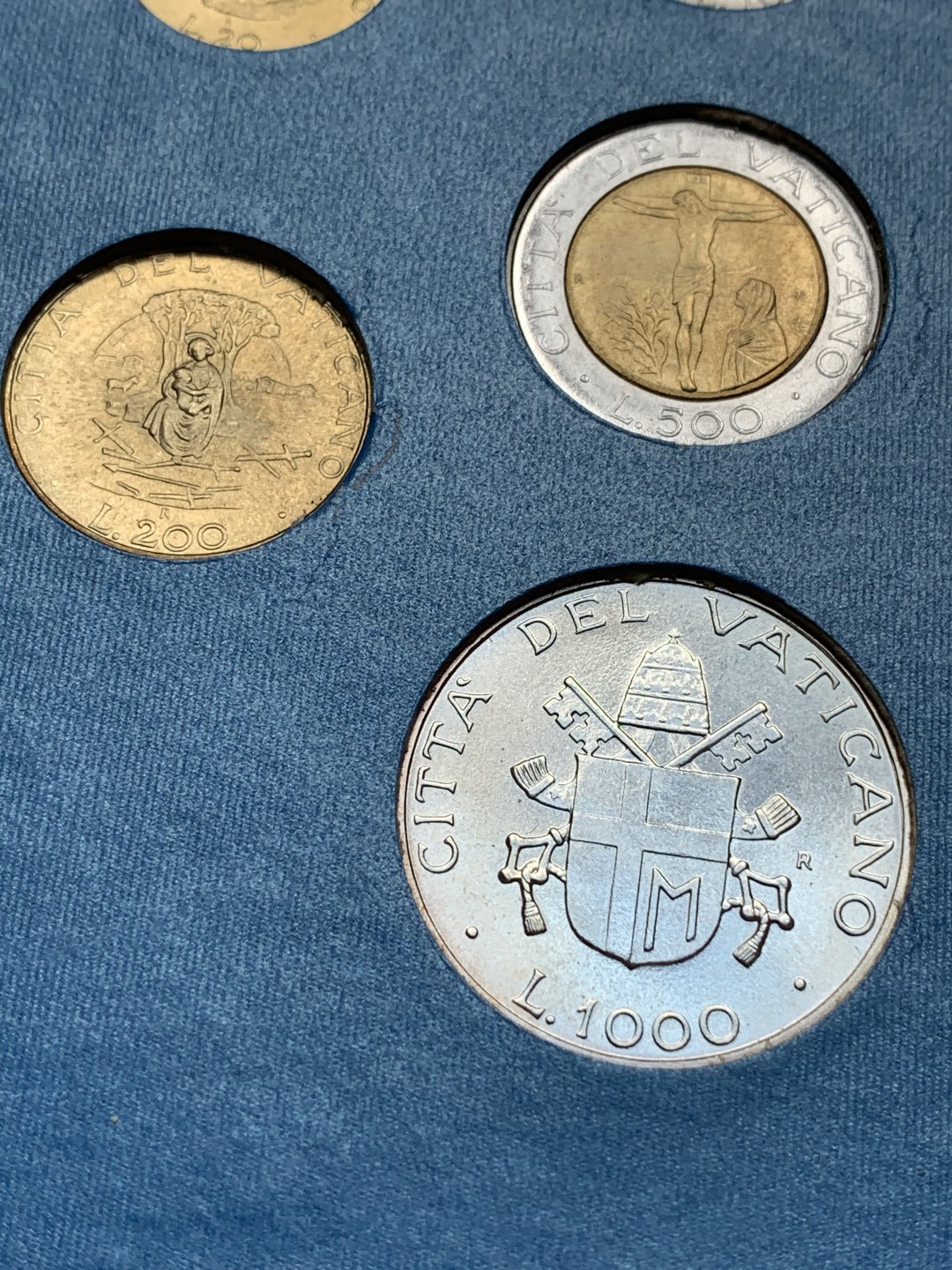 《竞宝斋》第91场-本周日，周一2场连拍（全场不限金额包邮） 卡装 梵蒂冈1987年  教皇6枚纪念币 套装 最大那枚是银币