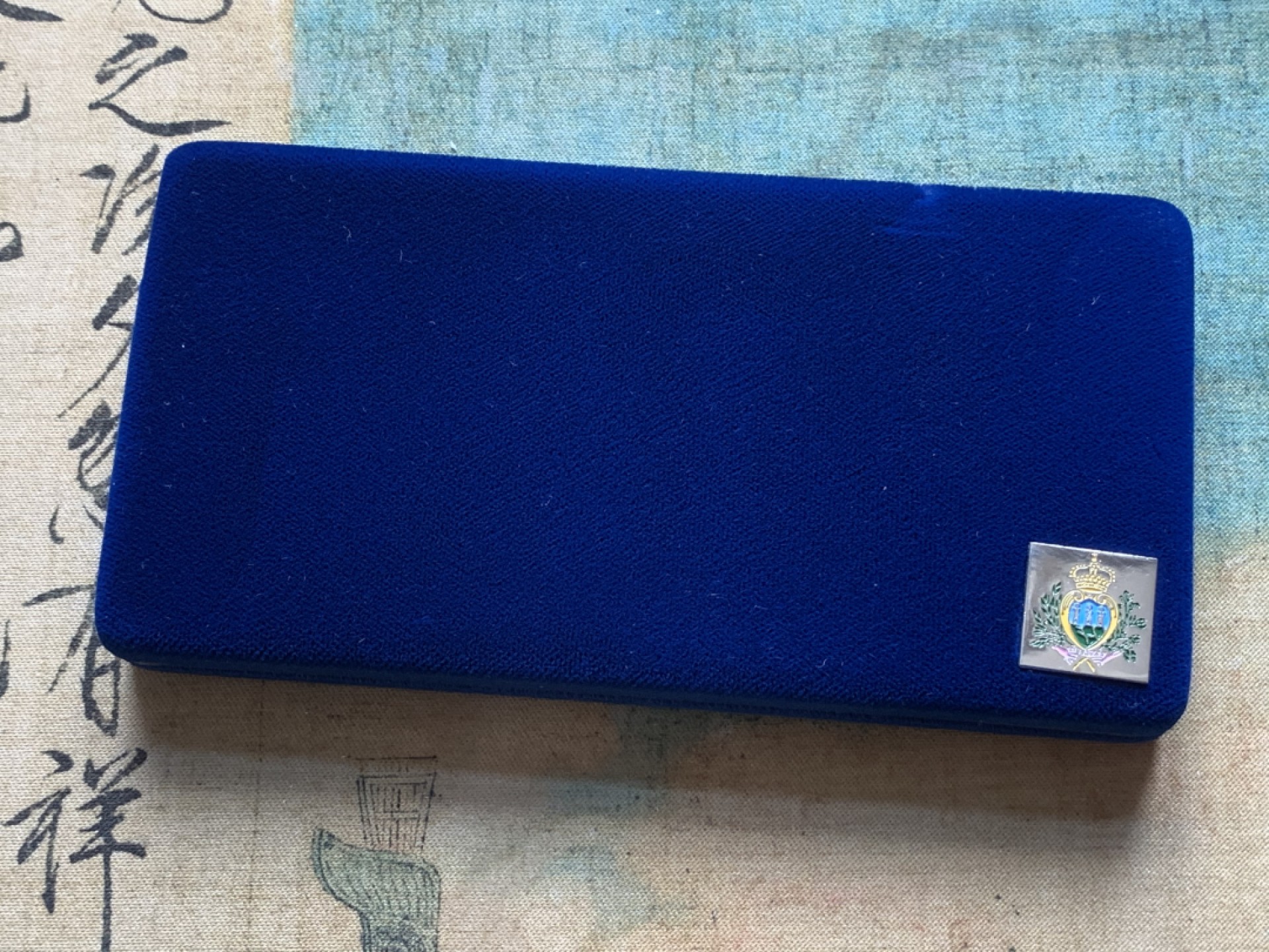 《竞宝斋》第91场-本周日，周一2场连拍（全场不限金额包邮） 原盒证书 圣马力诺1996年 濒危动物系列 5000/10000里拉精致大银币 非常漂亮