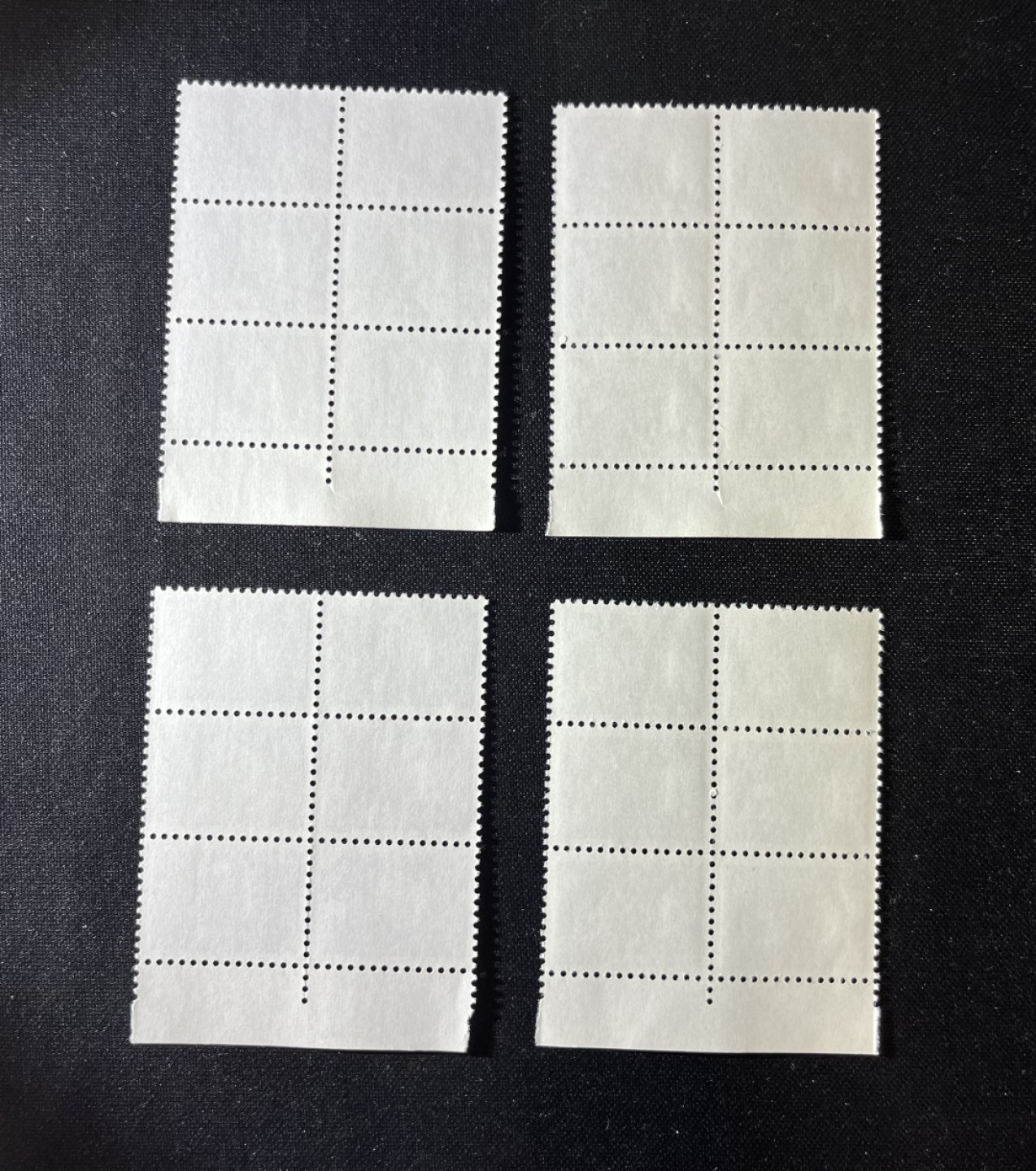 洪涛臻品 精品邮票限时拍卖第十四期 普17 北京建筑 新全，下边纸6方连2组，共12套，精品小票，拍照光线不理想，背面白无任何发黄，版撕品质，全品可评级，最后2组六方连注意捡漏