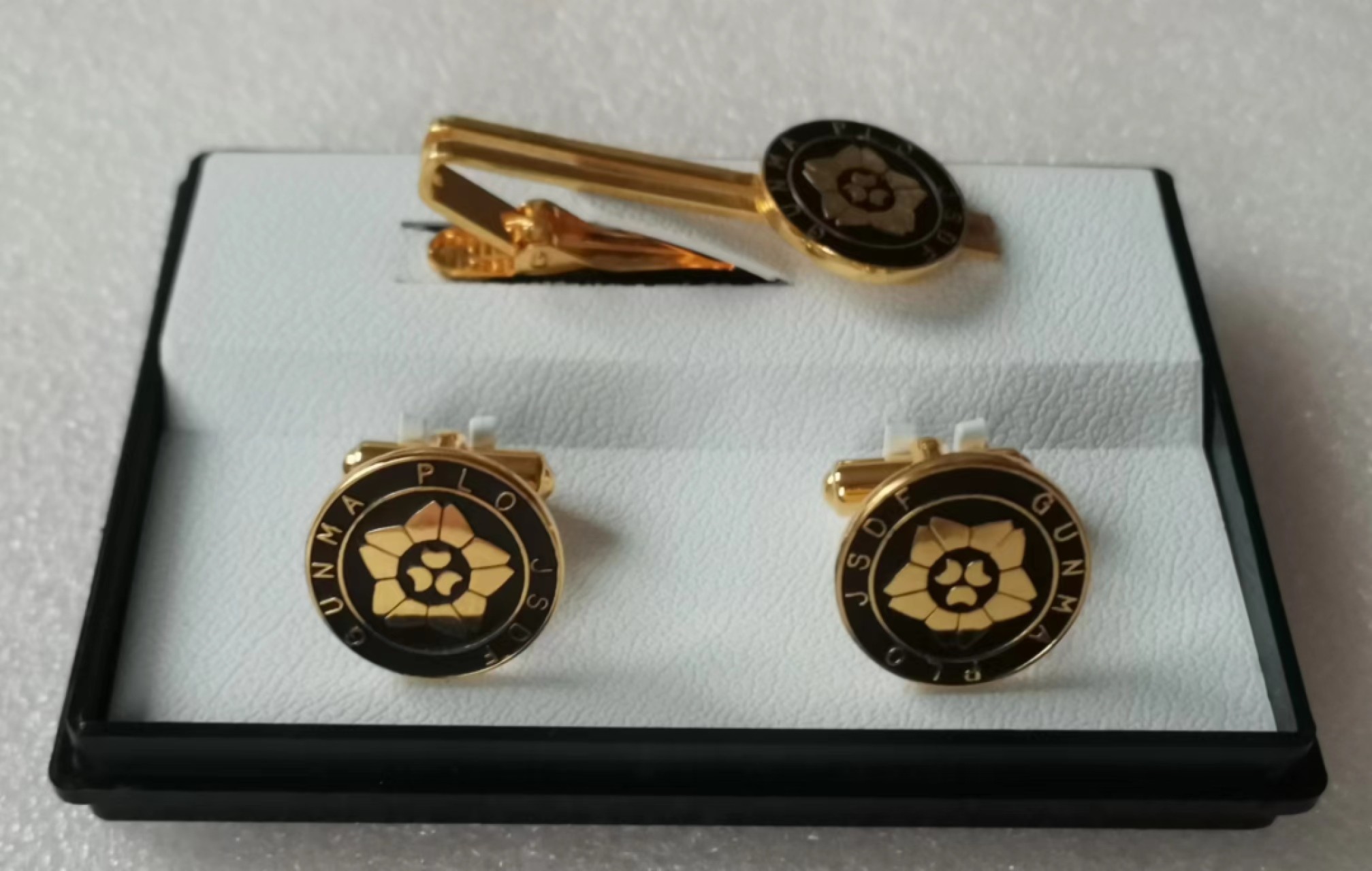 瓶子🏺第55期拍卖会 日本警卫队长袖口领夹3件套