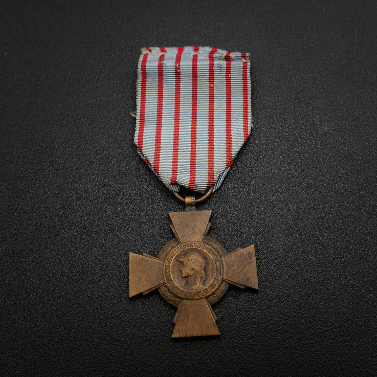 勋章奖章交易所9月3日群拍 法国战斗十字奖章