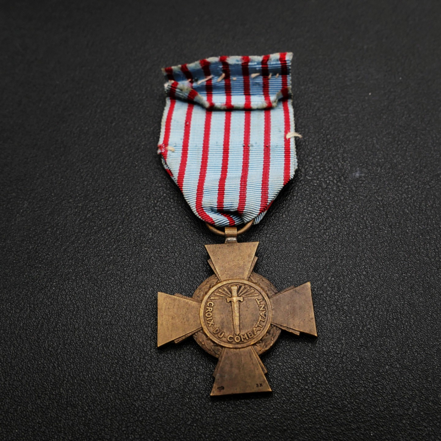 勋章奖章交易所9月3日群拍 法国战斗十字奖章
