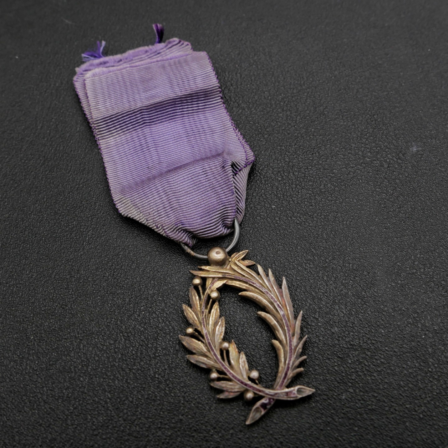 勋章奖章交易所9月3日群拍 银质法国学术棕榈勋章