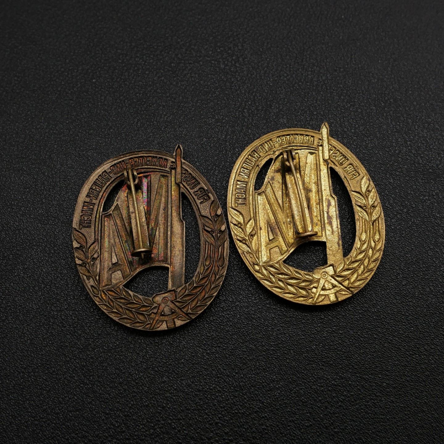 勋章奖章交易所9月3日群拍 东德人民军体能证章一组