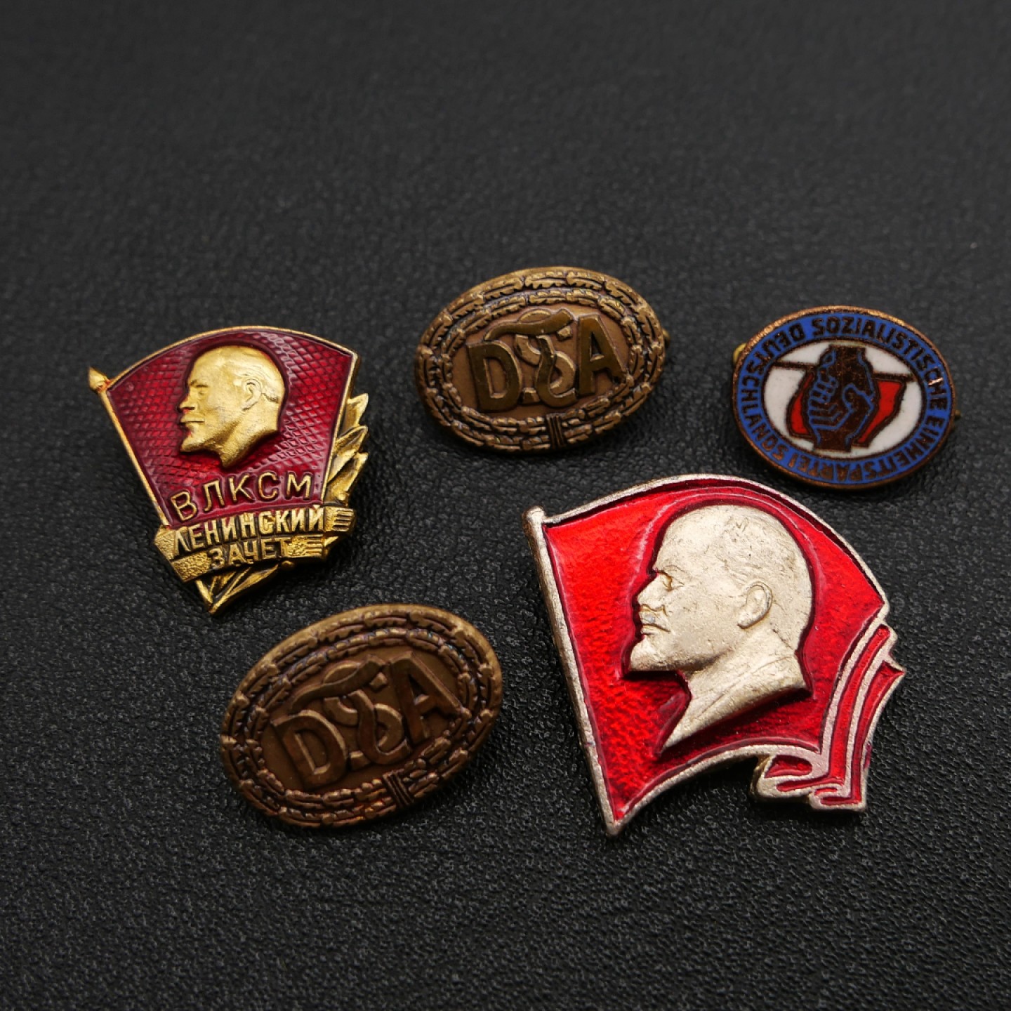 勋章奖章交易所9月3日群拍 小徽章一组