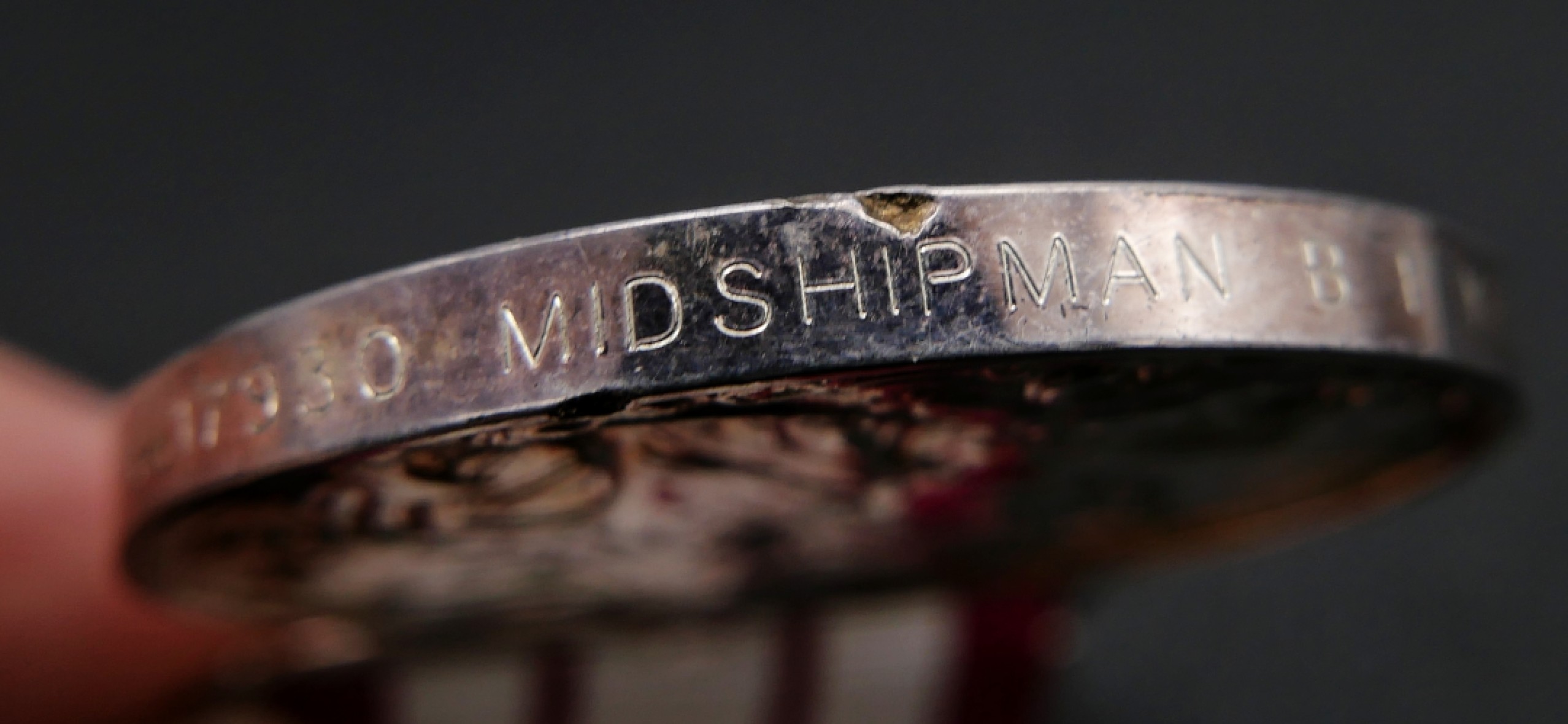 勋章奖章交易所9月3日群拍 银质双条英国海军服役奖章代章