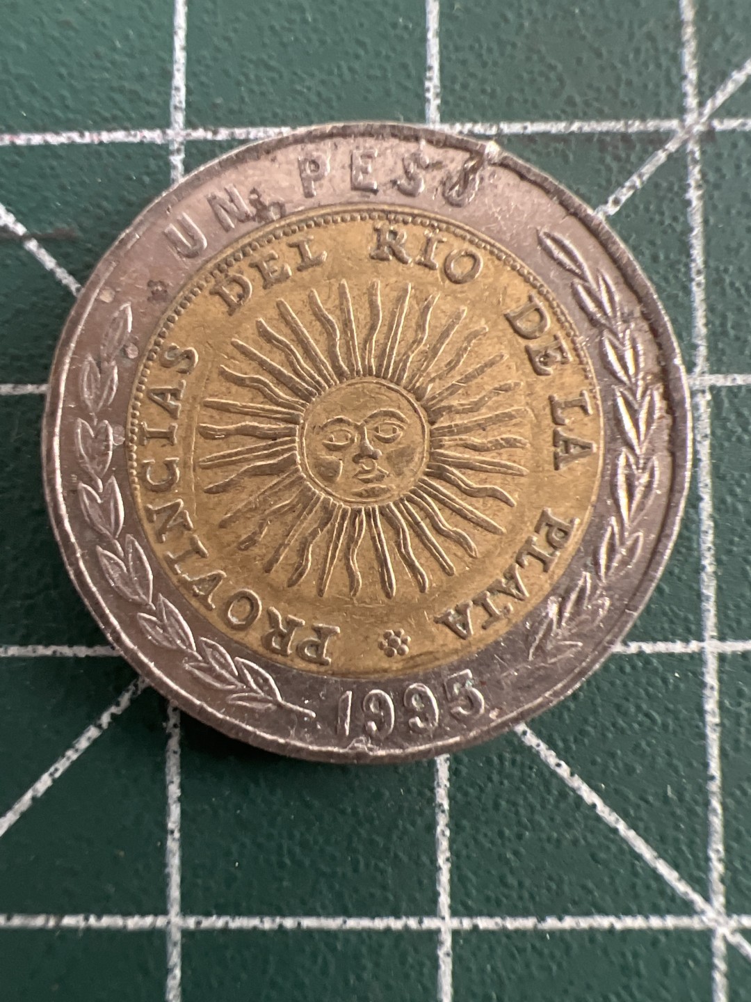 泡泡堂第七十五期  世界硬币纪念章邮票纸币专场（无押金，无佣金，捡漏，全场20包邮，偏远地区除外） 阿根廷一皮双色